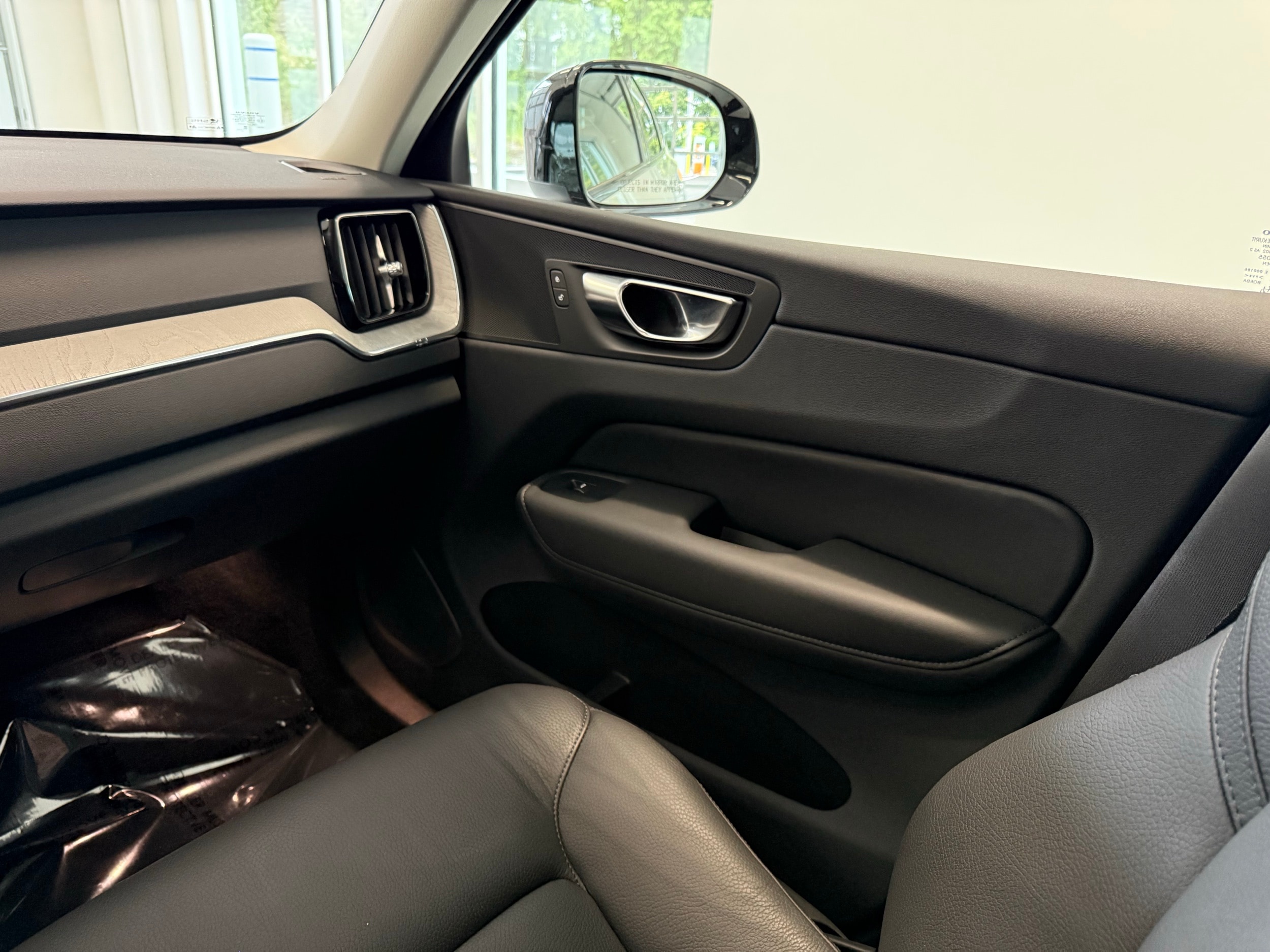 used 2025 Volvo XC60 car, priced at $47,200