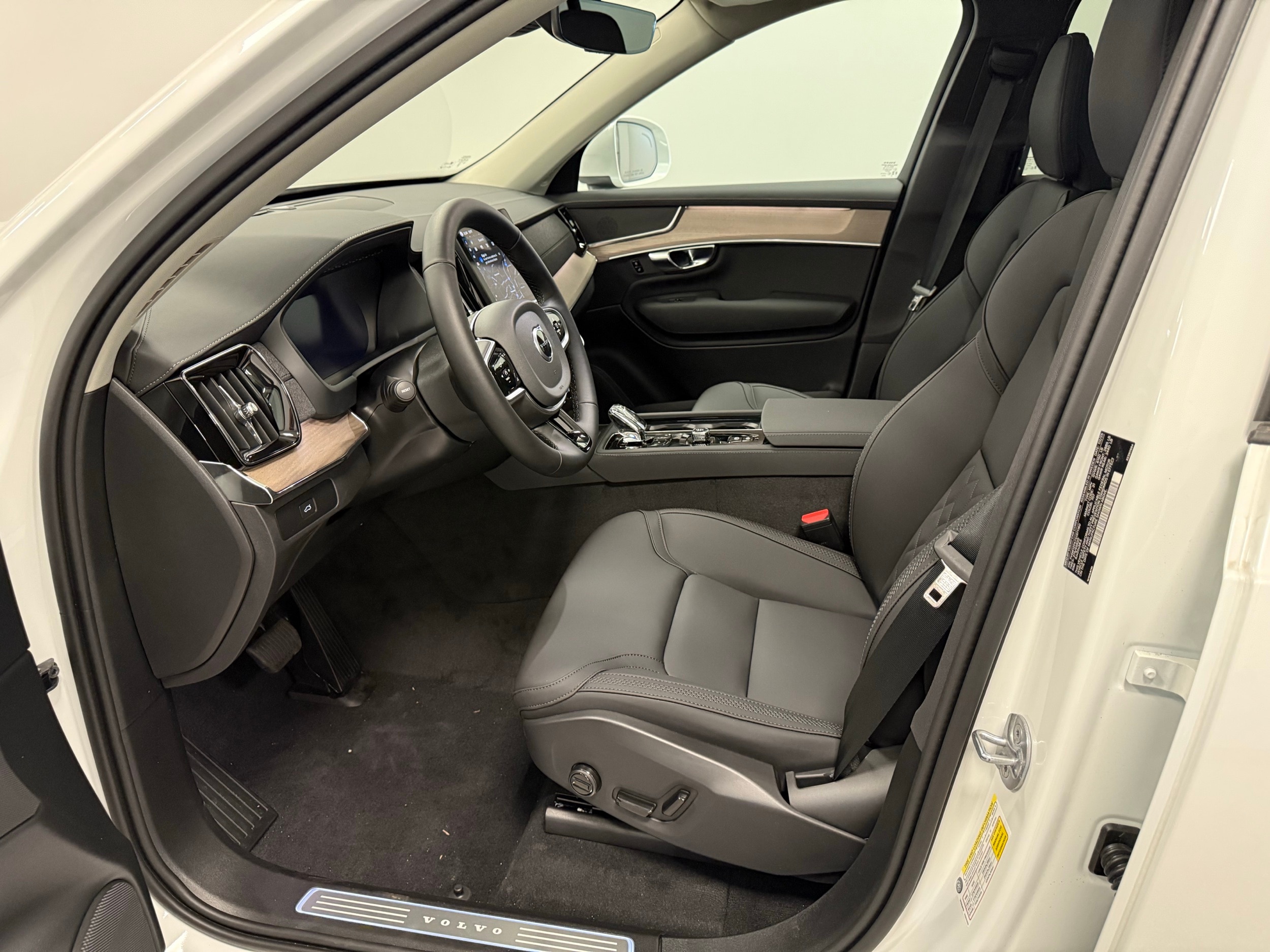 new 2025 Volvo XC90 car, priced at $61,795