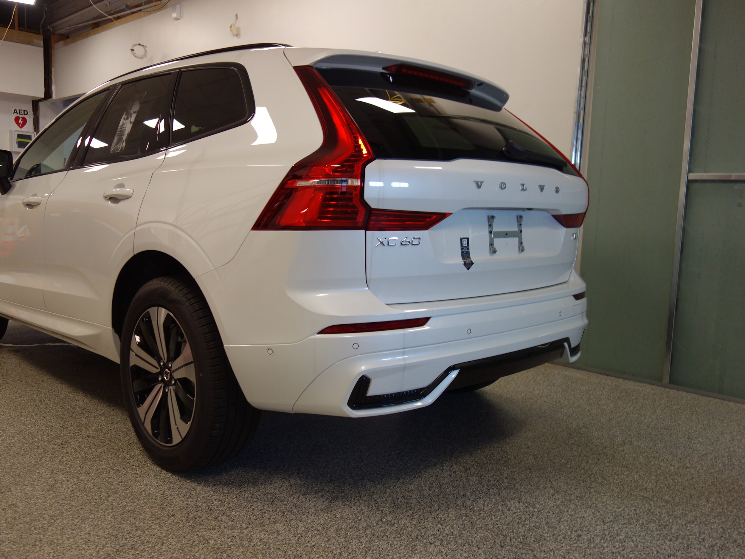 new 2025 Volvo XC60 plug-in hybrid car, priced at $65,640