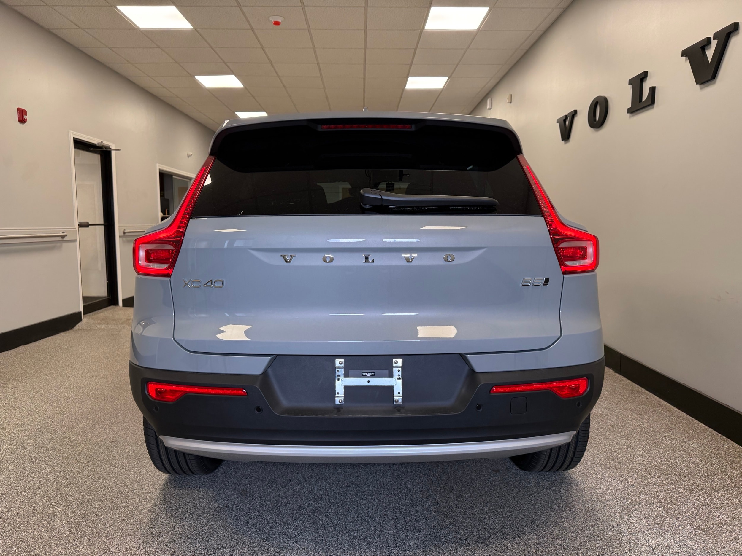 new 2025 Volvo XC40 car, priced at $46,035