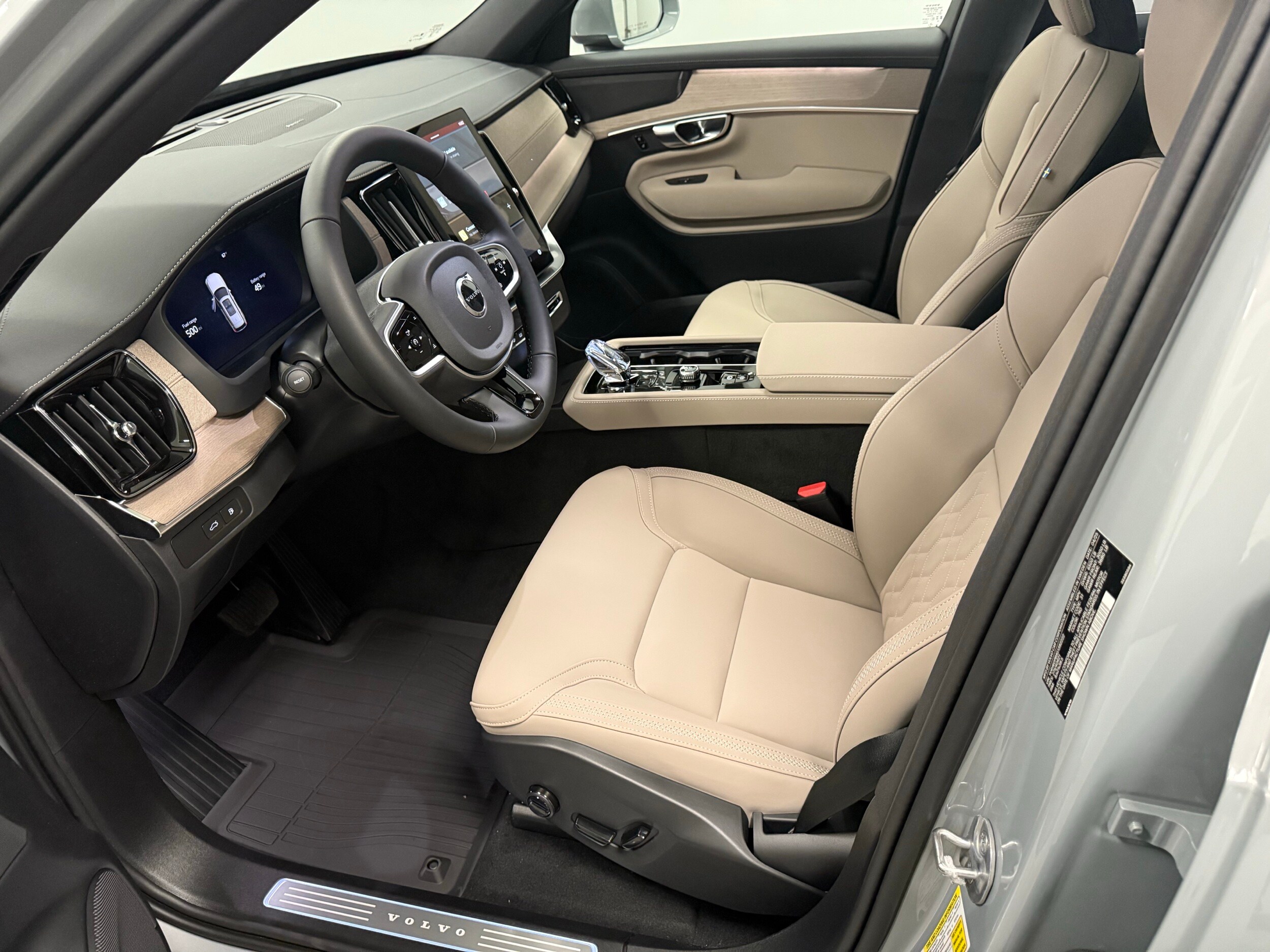 new 2025 Volvo XC90 plug-in hybrid car, priced at $78,805