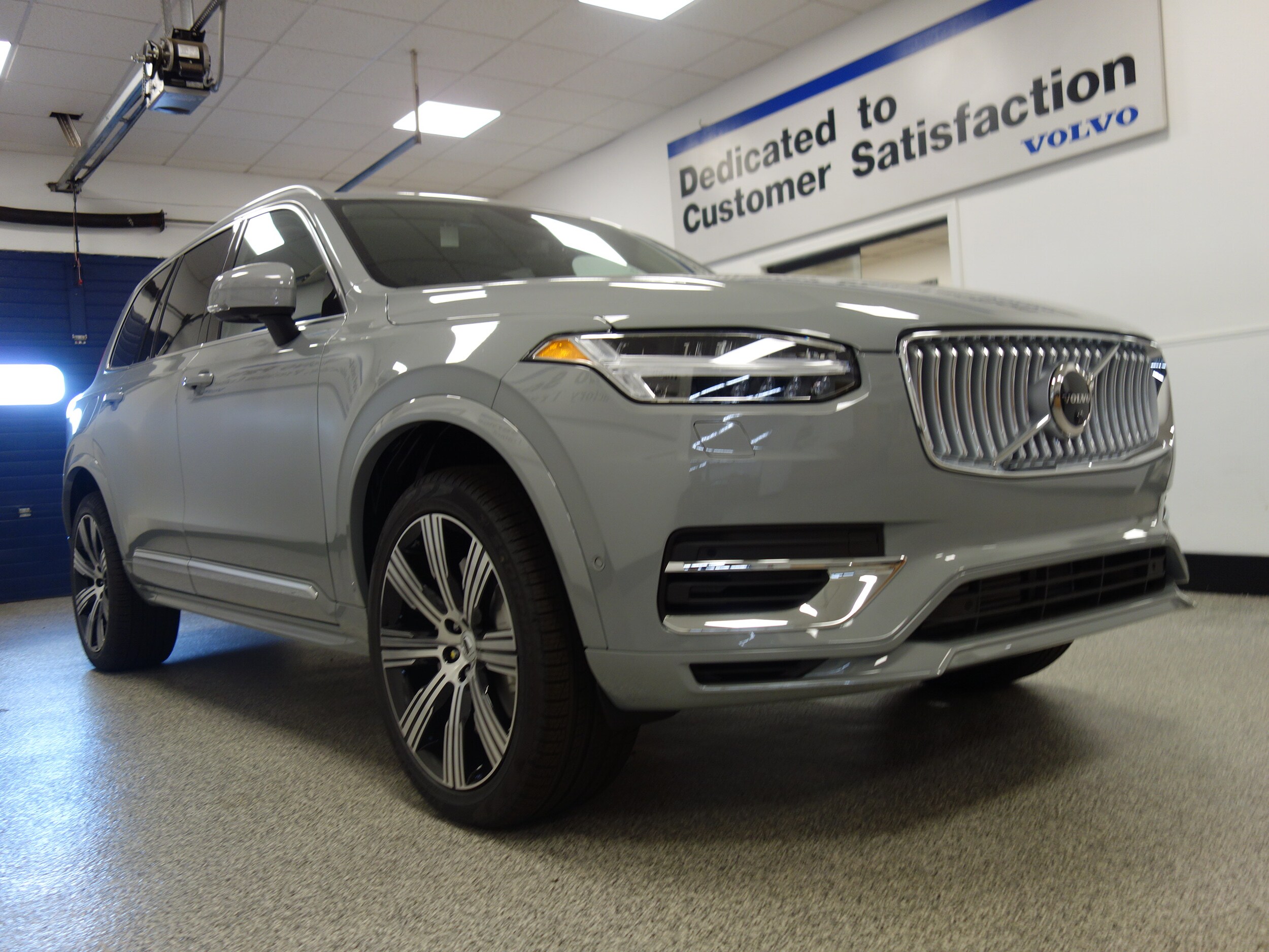 new 2025 Volvo XC90 plug-in hybrid car, priced at $78,950