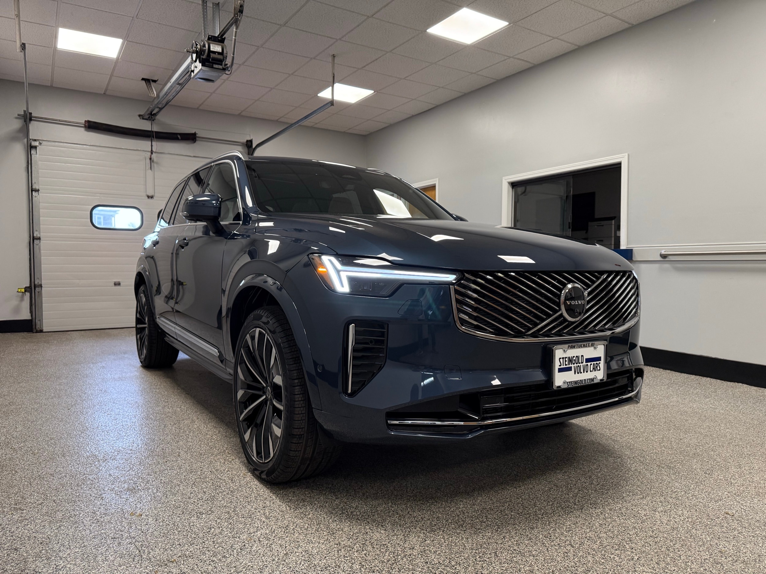 new 2025 Volvo XC90 car, priced at $72,345