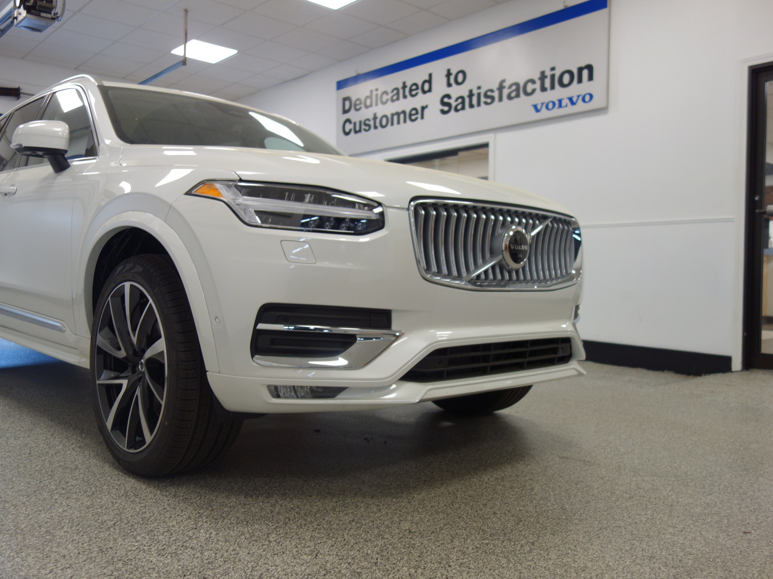 new 2024 Volvo XC90 car, priced at $68,255