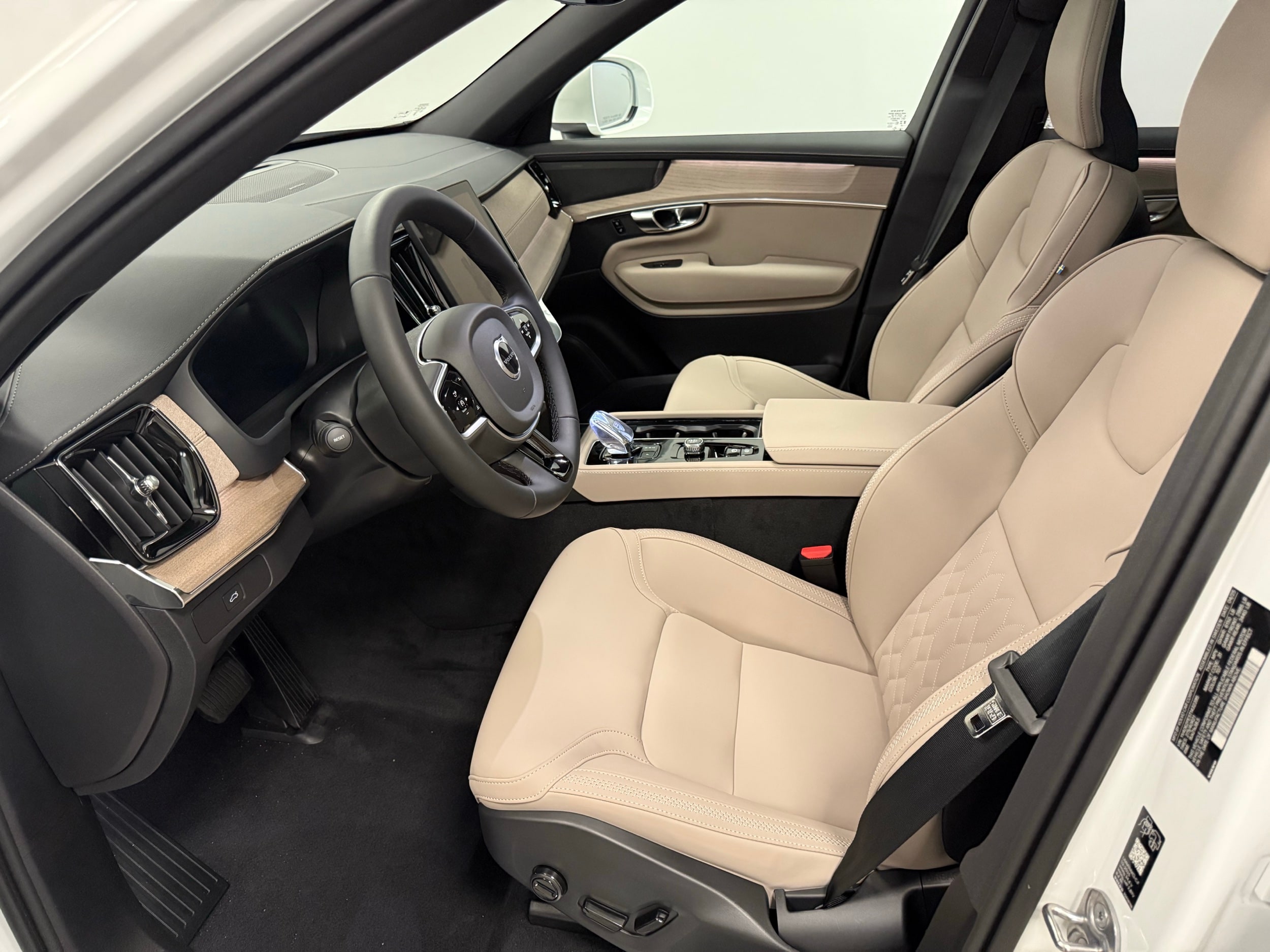 new 2026 Volvo XC90 car, priced at $71,825