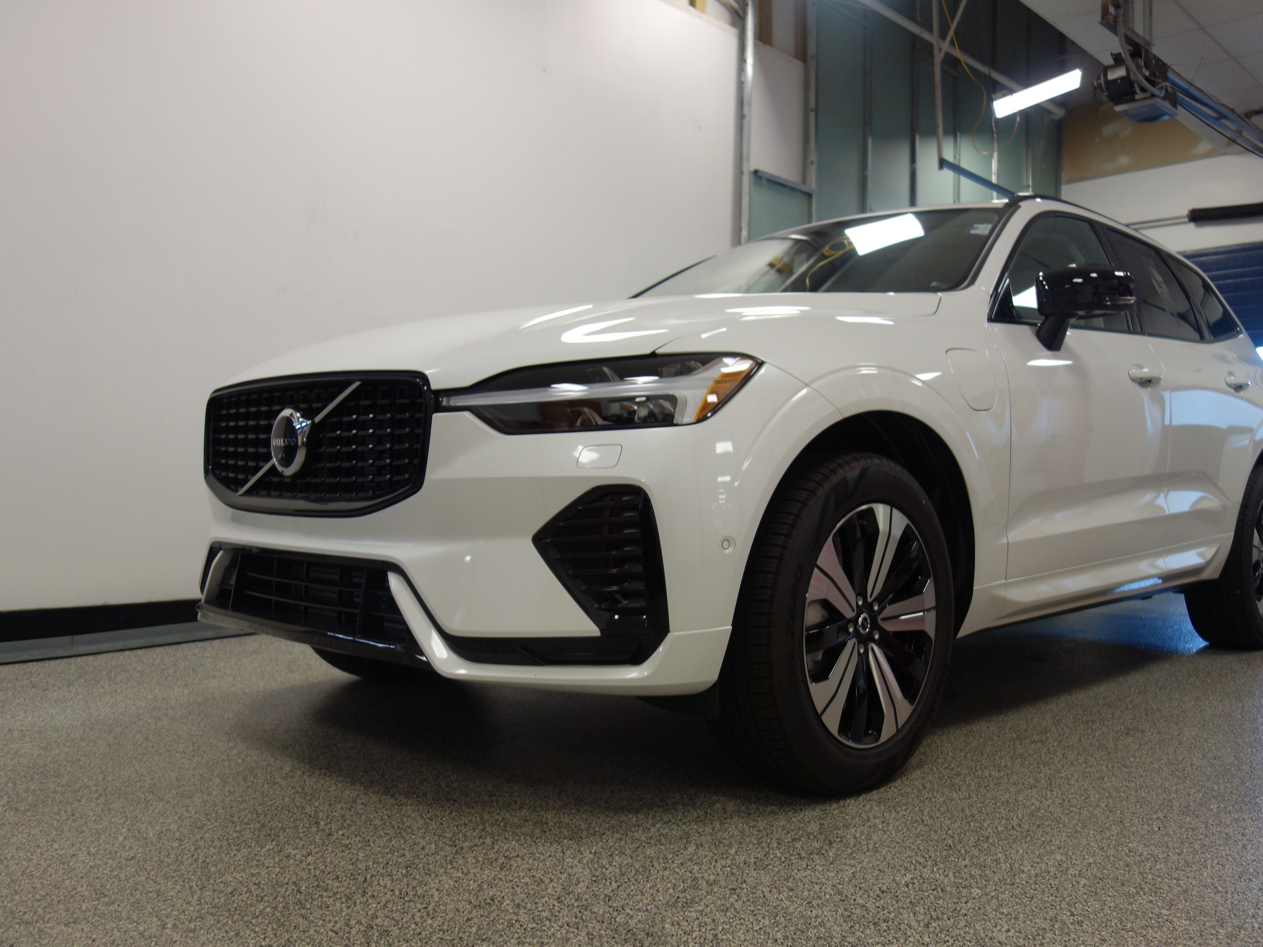 new 2025 Volvo XC60 plug-in hybrid car, priced at $65,640