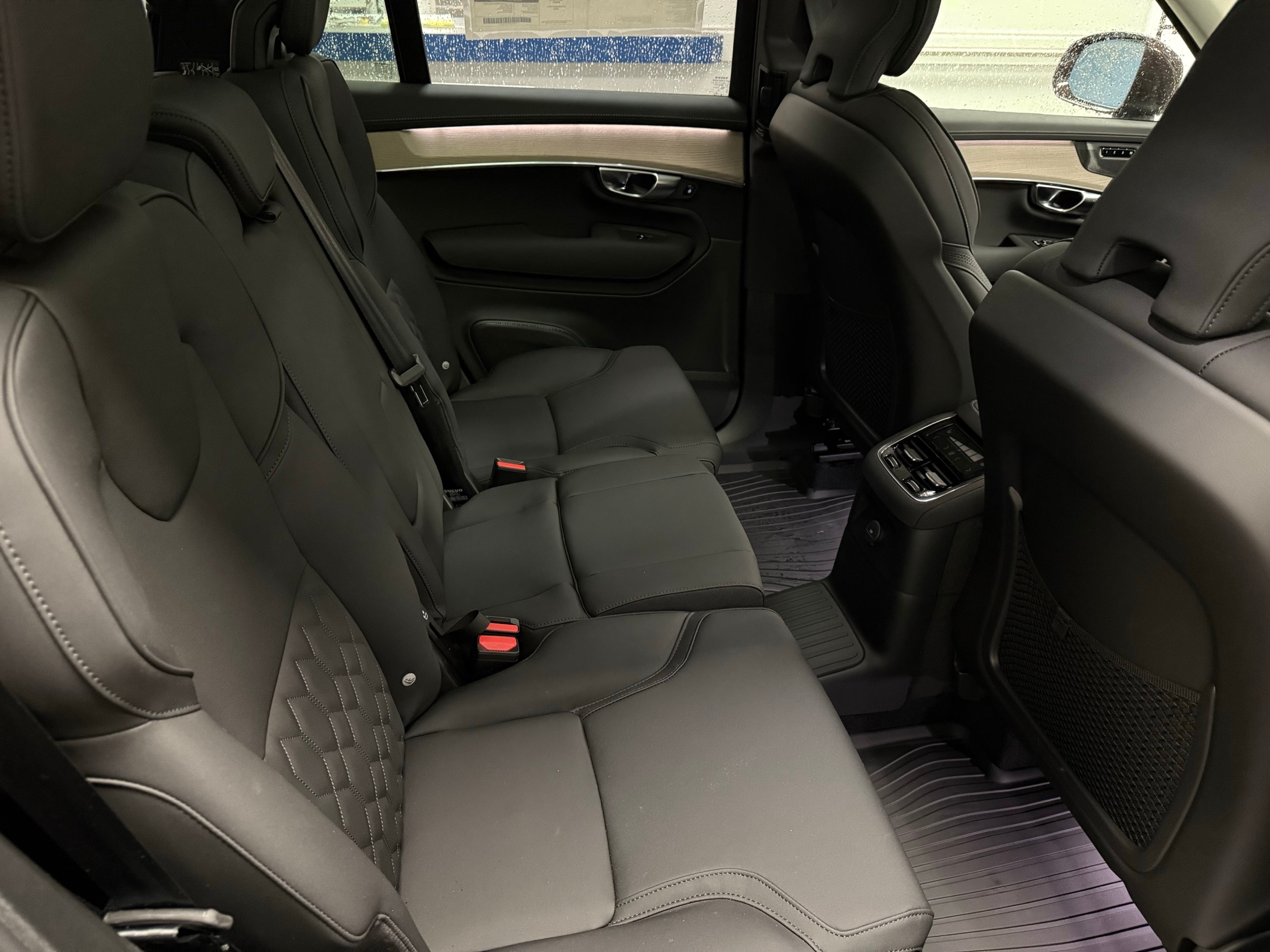 new 2025 Volvo XC90 plug-in hybrid car, priced at $79,195