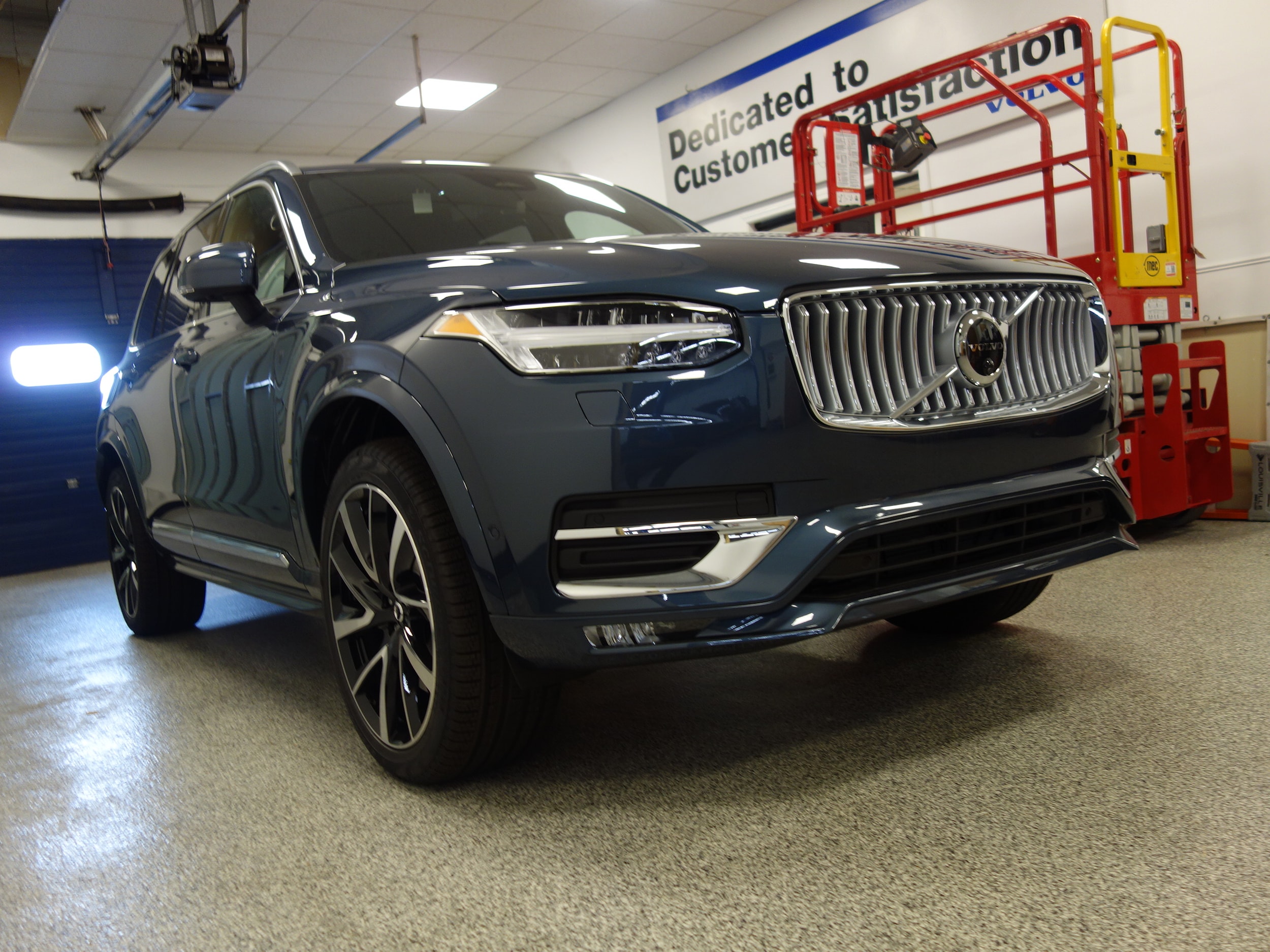 new 2025 Volvo XC90 car, priced at $69,450