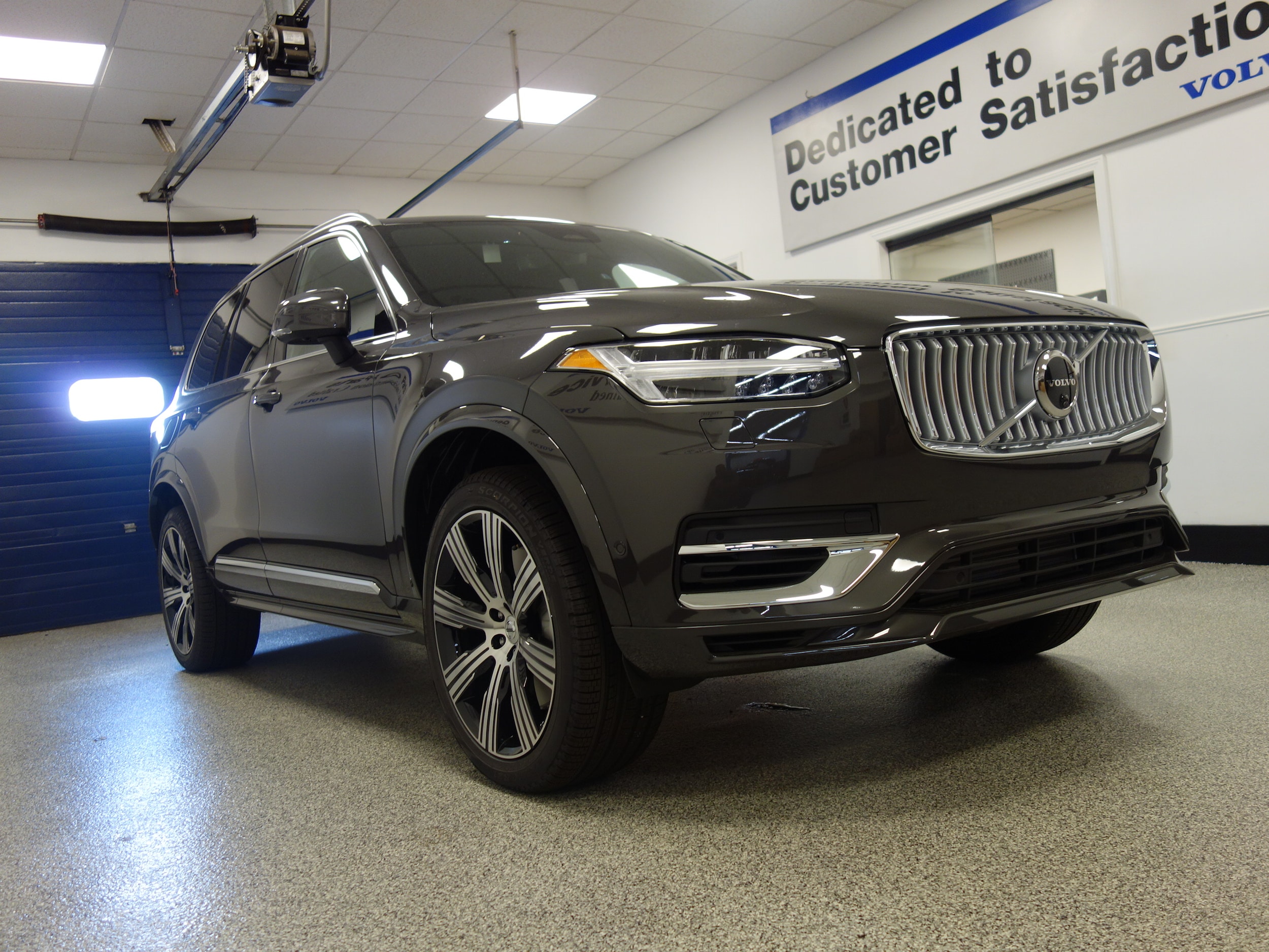 new 2025 Volvo XC90 plug-in hybrid car, priced at $78,950