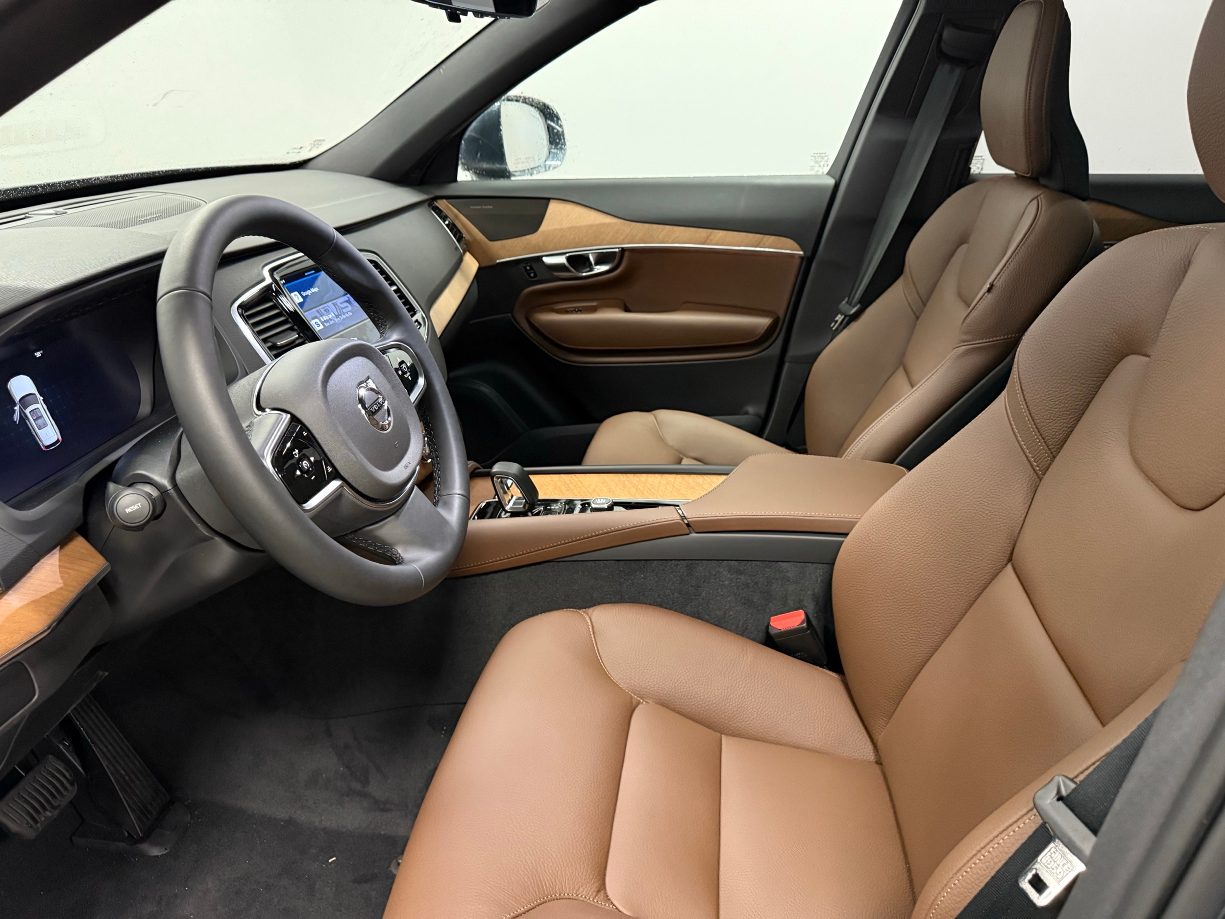 new 2025 Volvo XC90 car, priced at $69,450