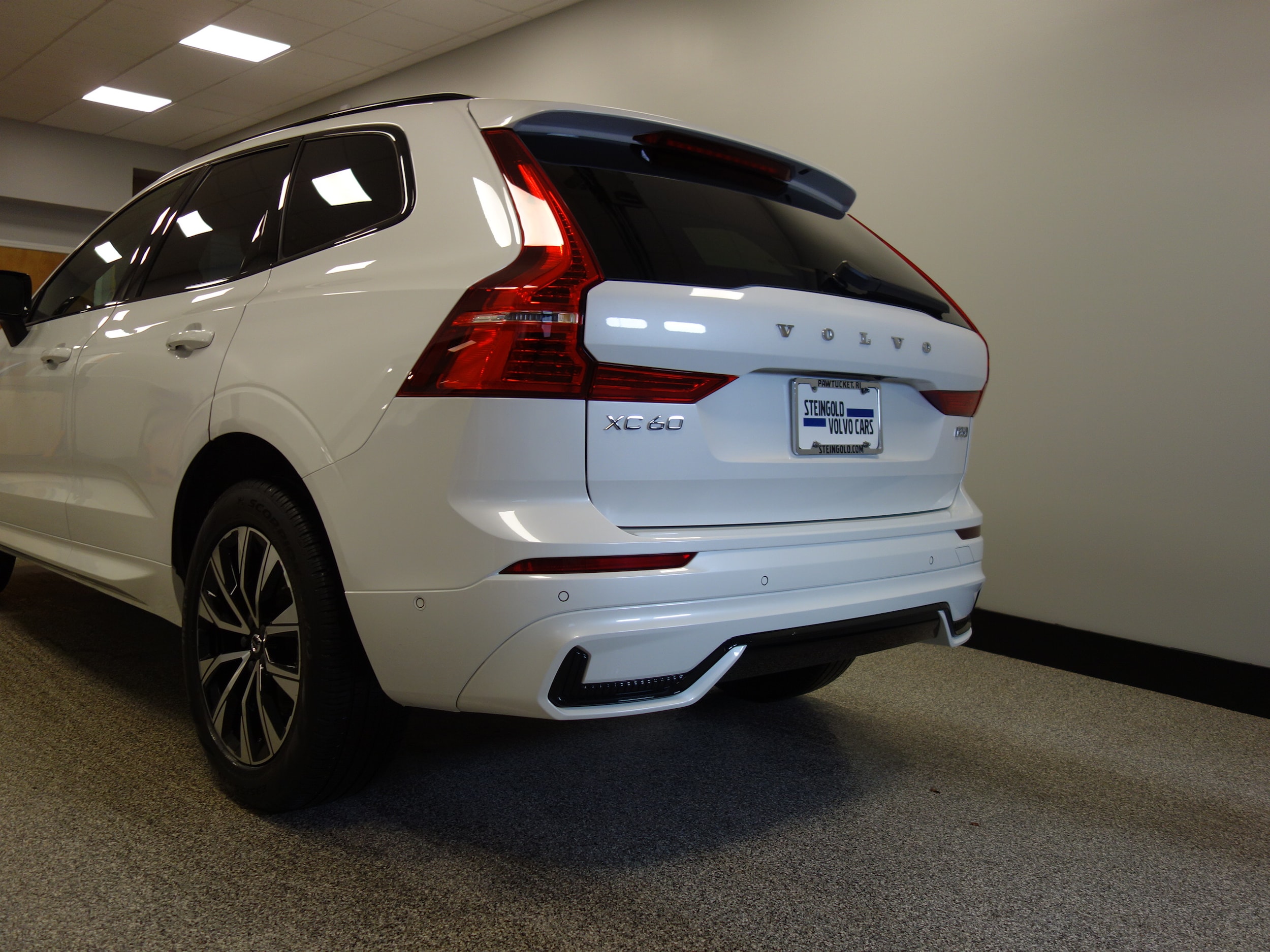 used 2024 Volvo XC60 car, priced at $40,900