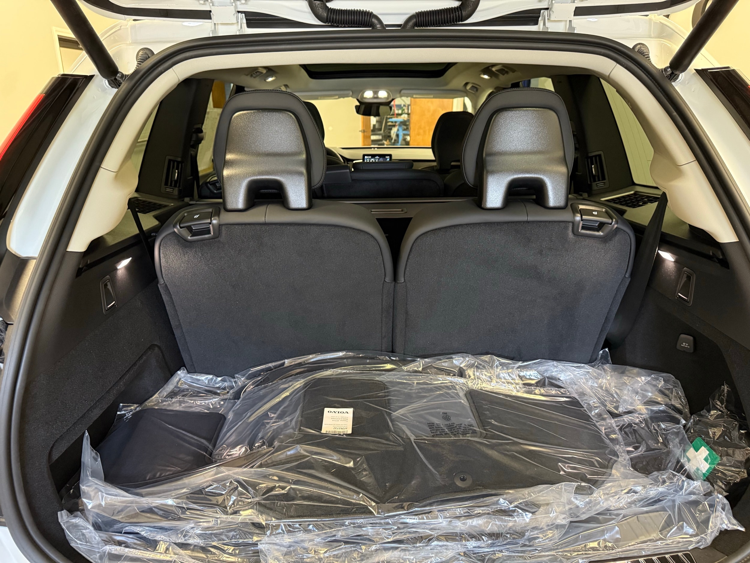 new 2025 Volvo XC90 car, priced at $61,795