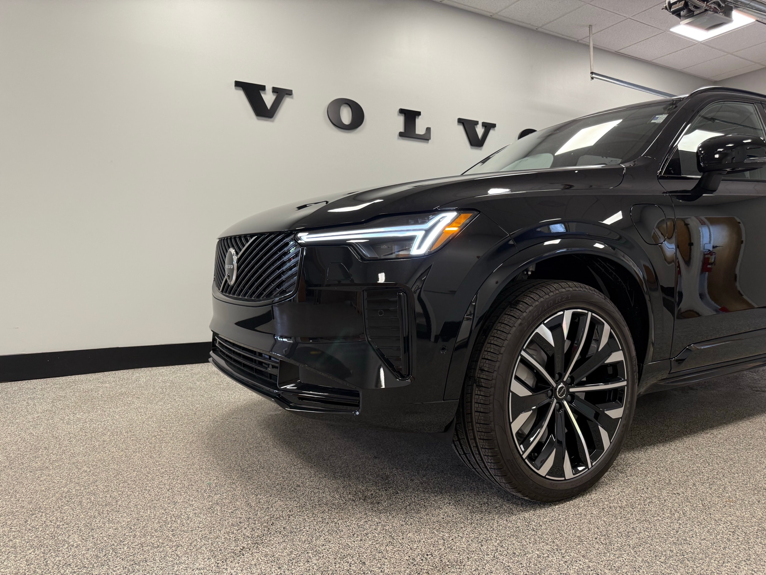 new 2026 Volvo XC90 plug-in hybrid car, priced at $87,075