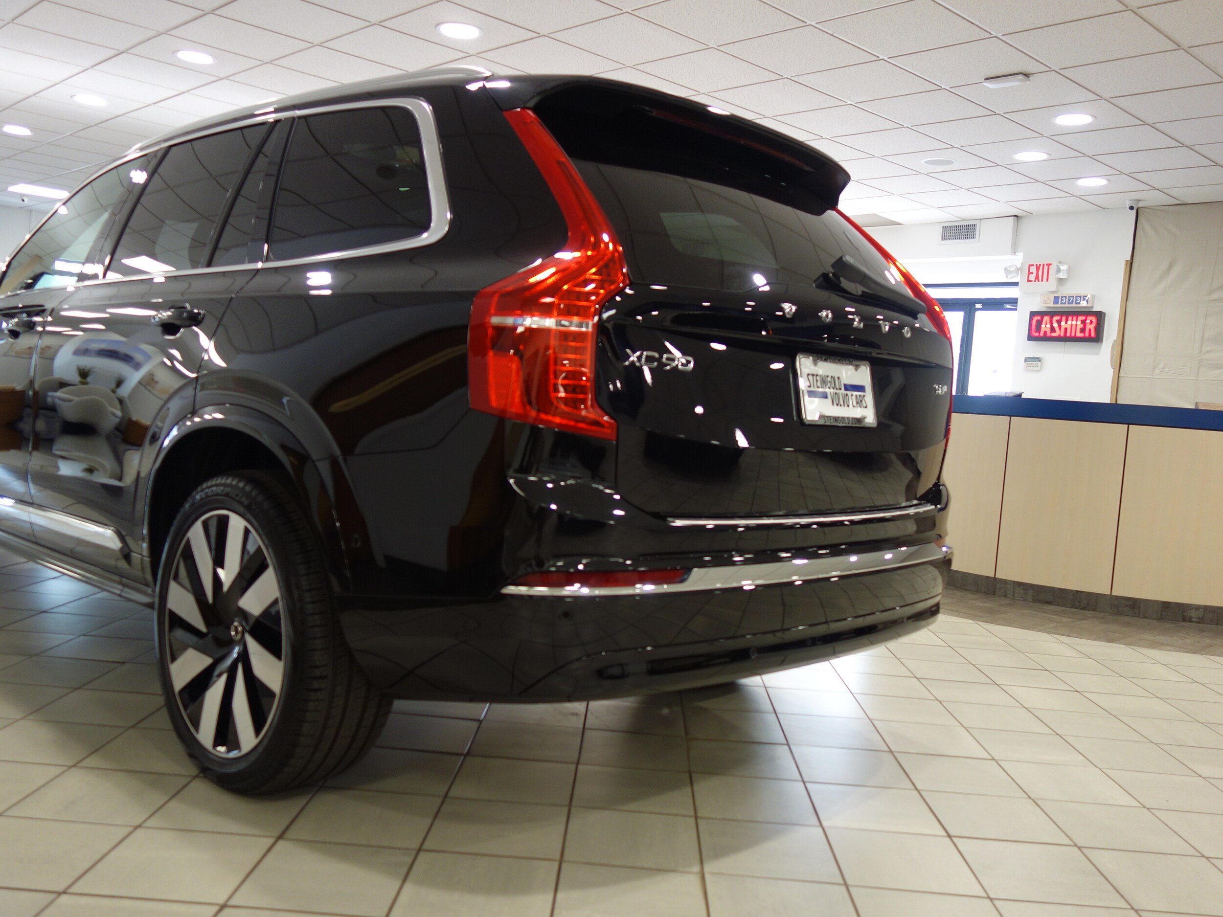 new 2025 Volvo XC90 plug-in hybrid car, priced at $78,260