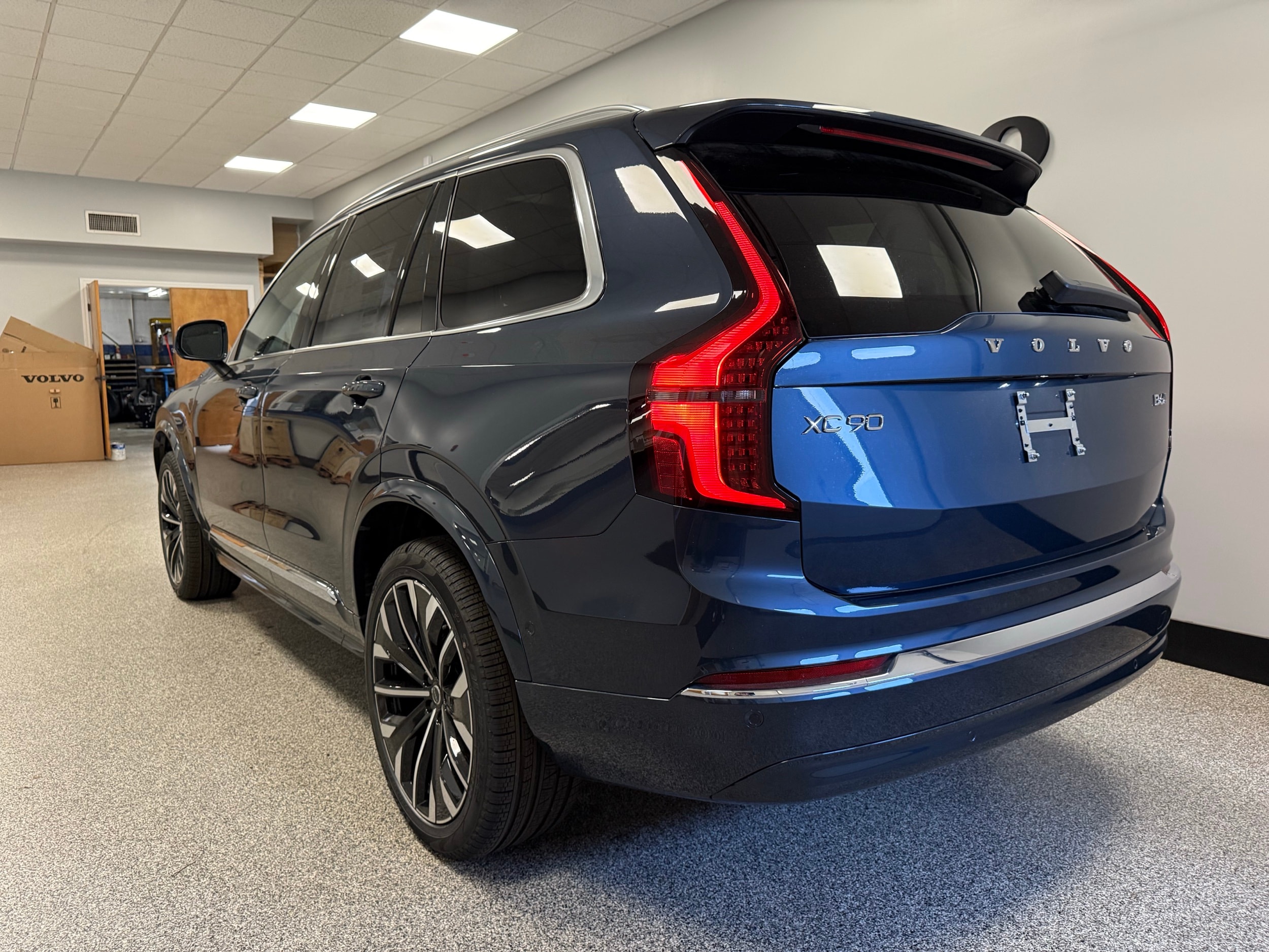 new 2025 Volvo XC90 car, priced at $76,045