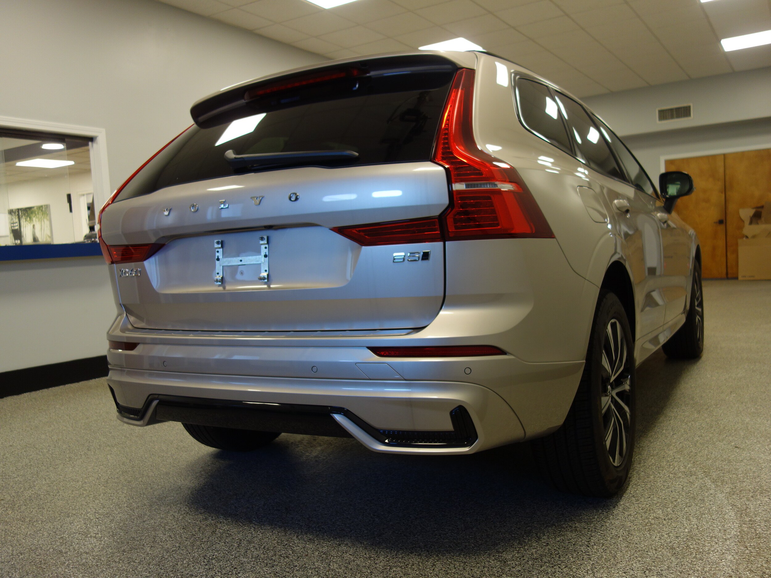 new 2025 Volvo XC60 car, priced at $52,070