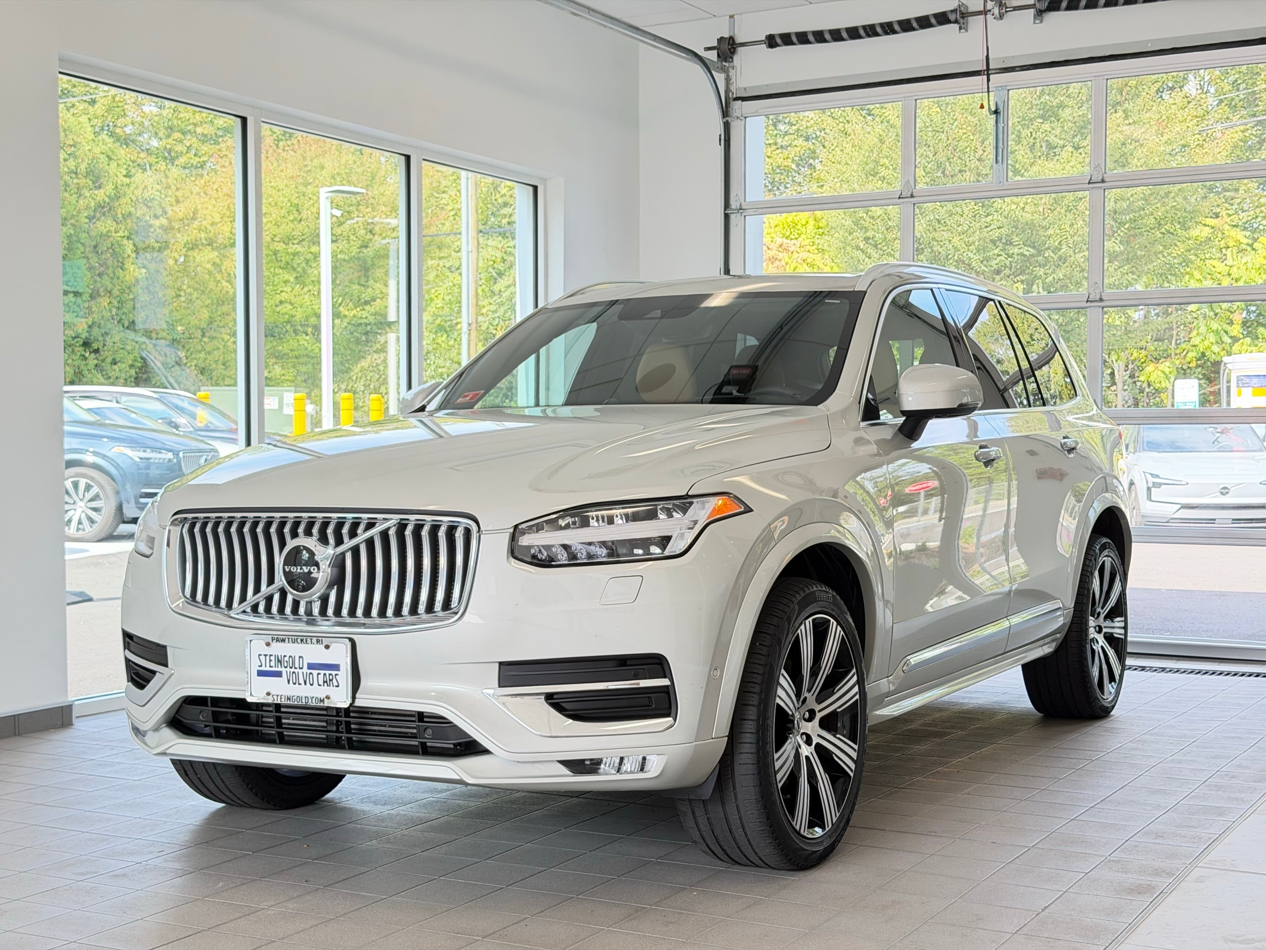 used 2021 Volvo XC90 car, priced at $38,400