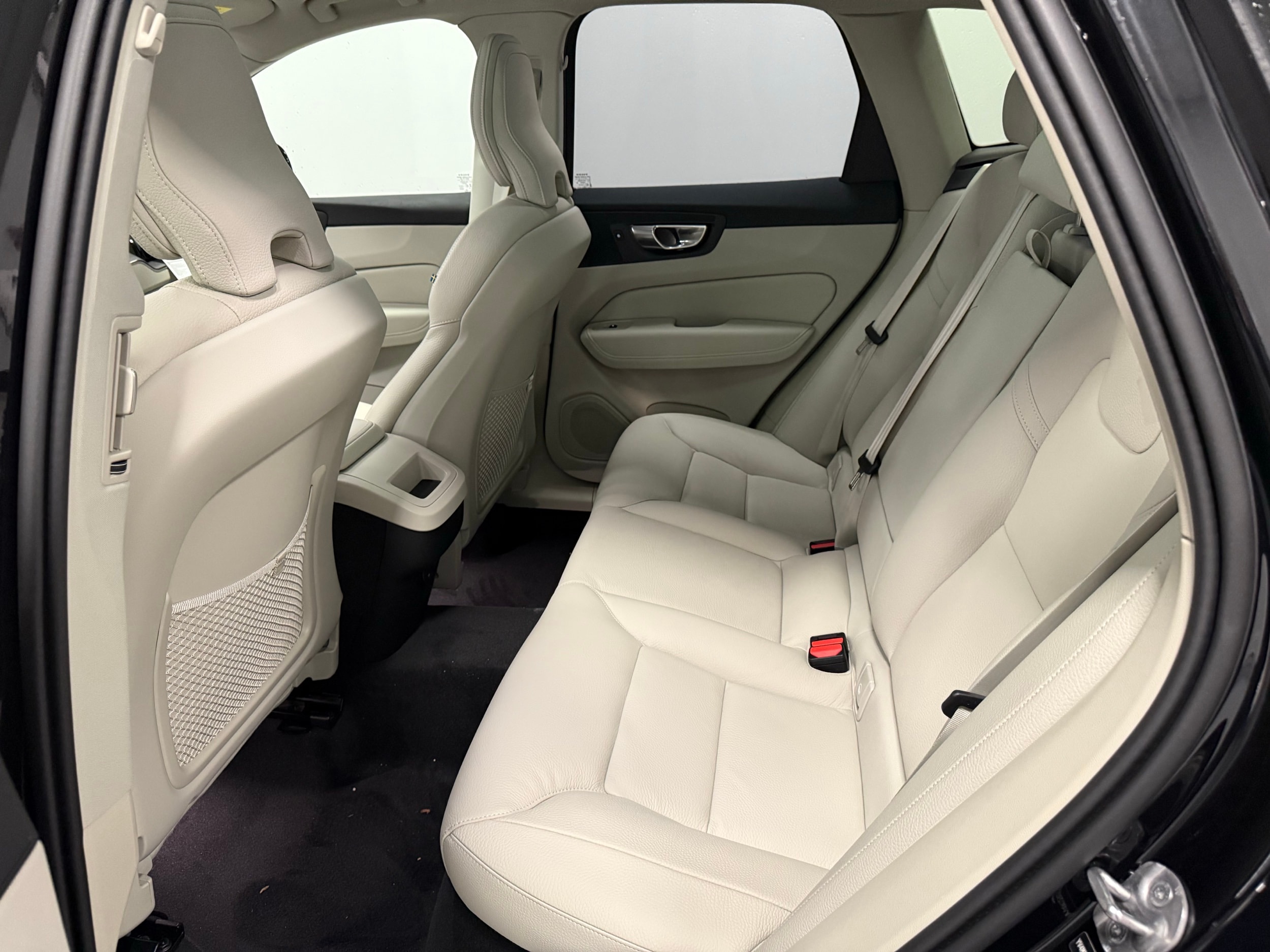 new 2025 Volvo XC60 car, priced at $54,585