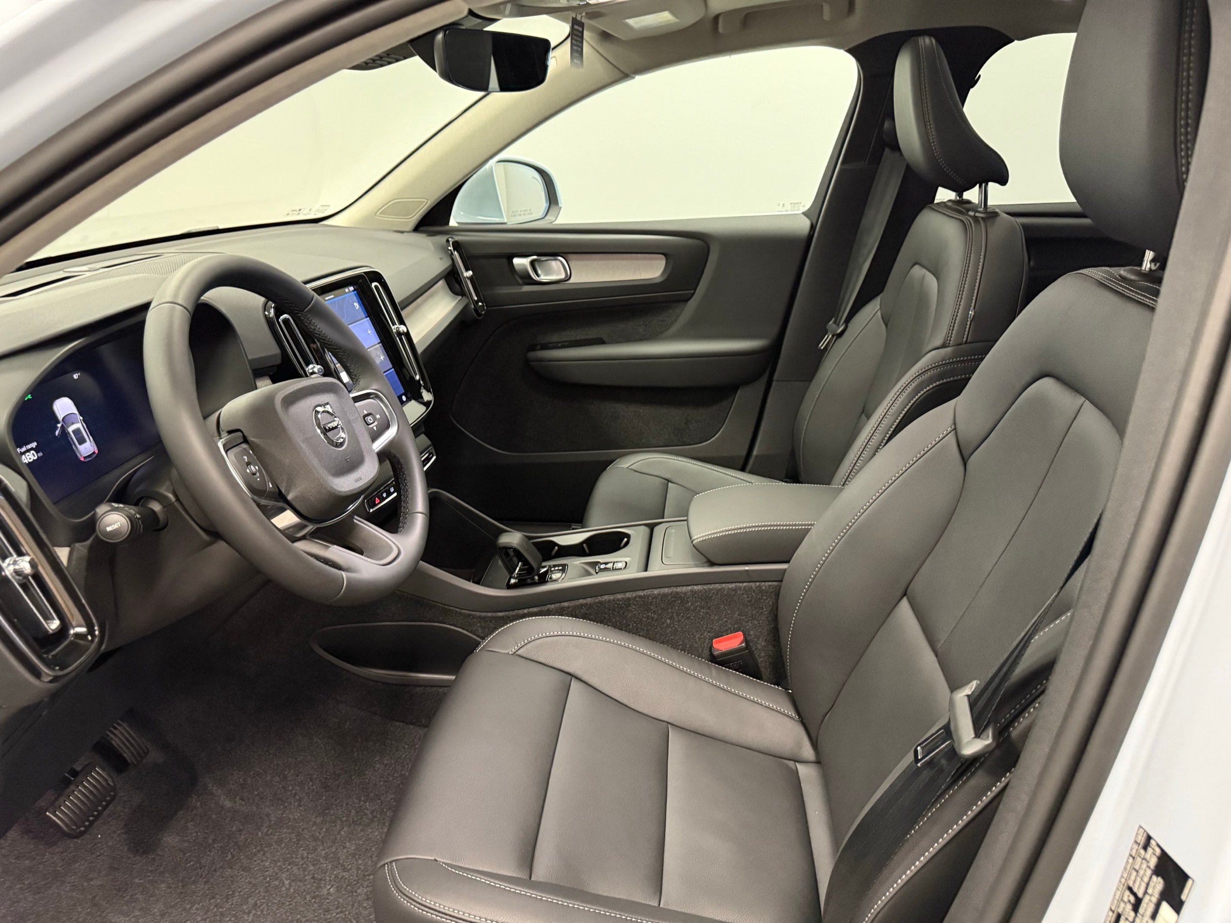 new 2025 Volvo XC40 car, priced at $44,595