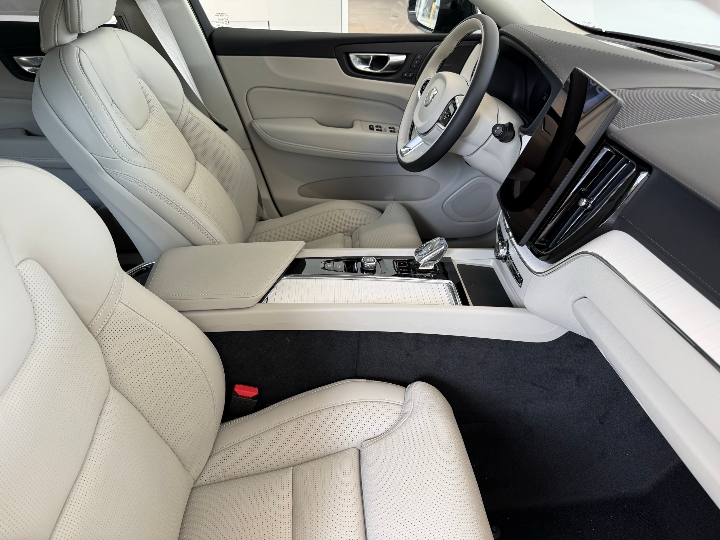 new 2026 Volvo XC60 car, priced at $63,935