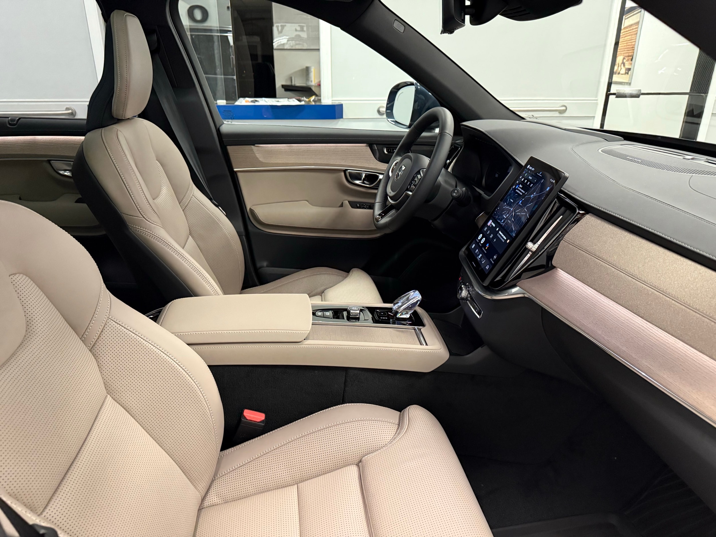 new 2025 Volvo XC90 car, priced at $72,345