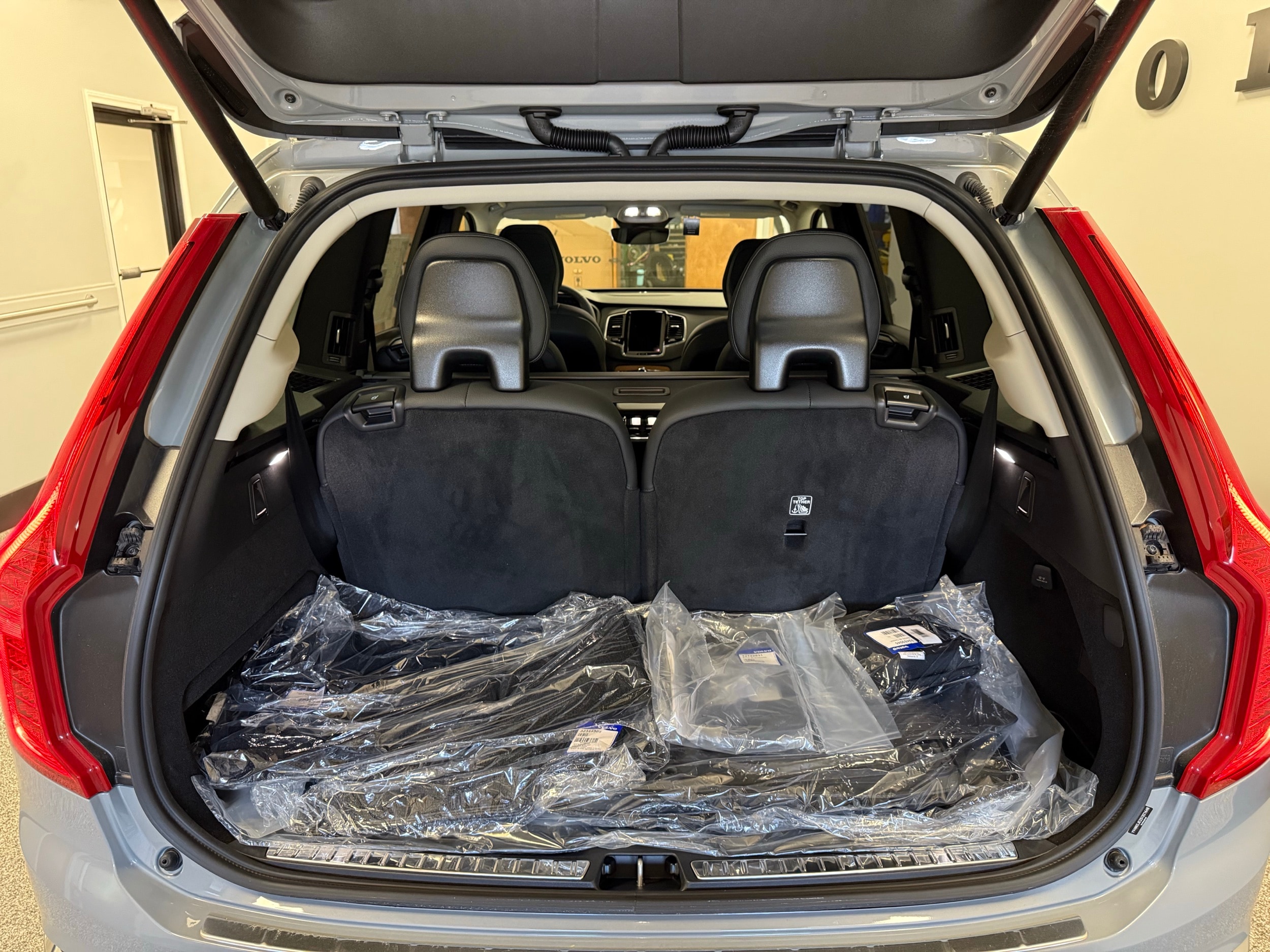 new 2025 Volvo XC90 car, priced at $68,955