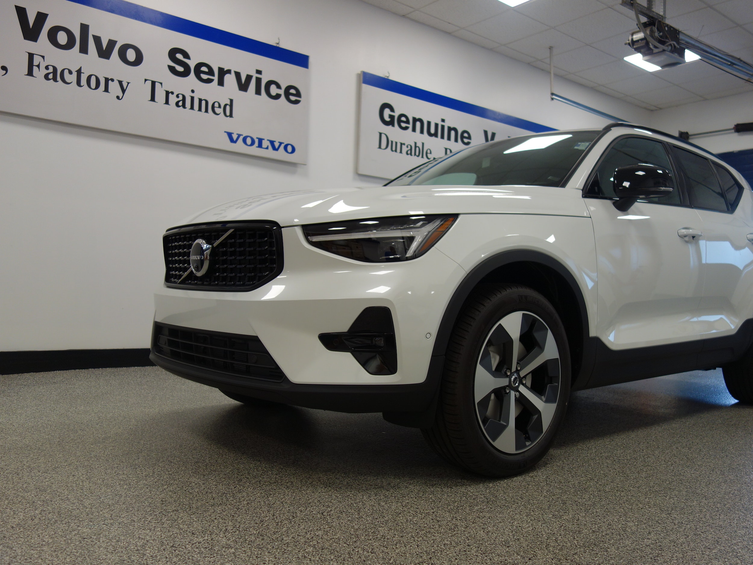 new 2025 Volvo XC40 car, priced at $48,315