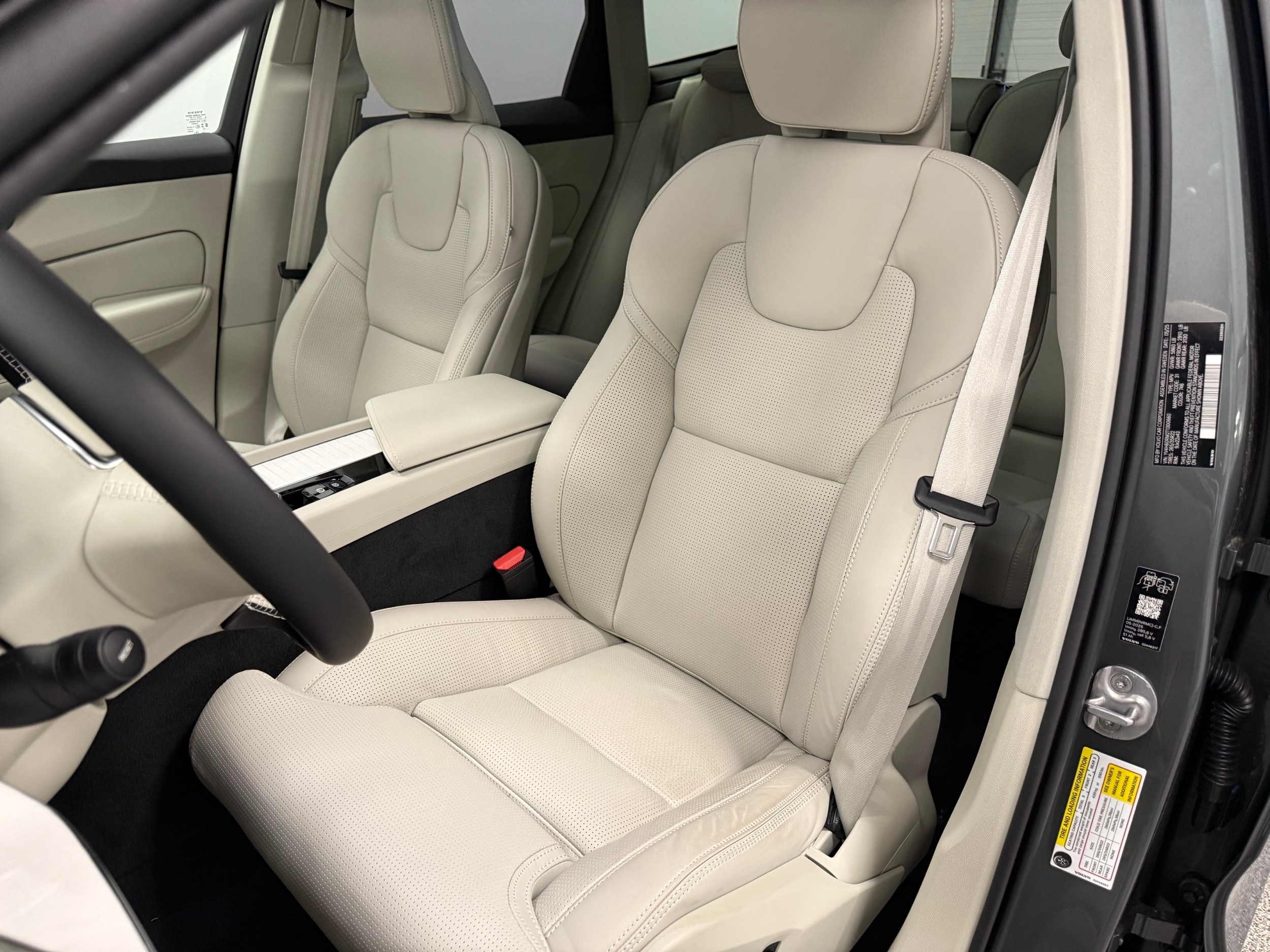 new 2026 Volvo XC60 plug-in hybrid car, priced at $80,310