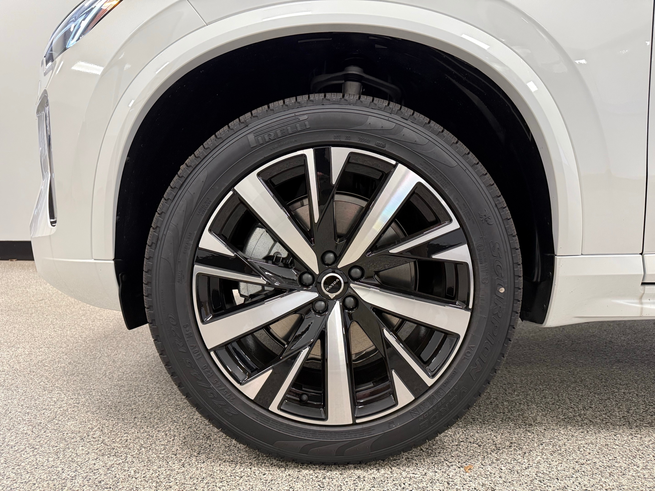 new 2025 Volvo XC90 car, priced at $61,795