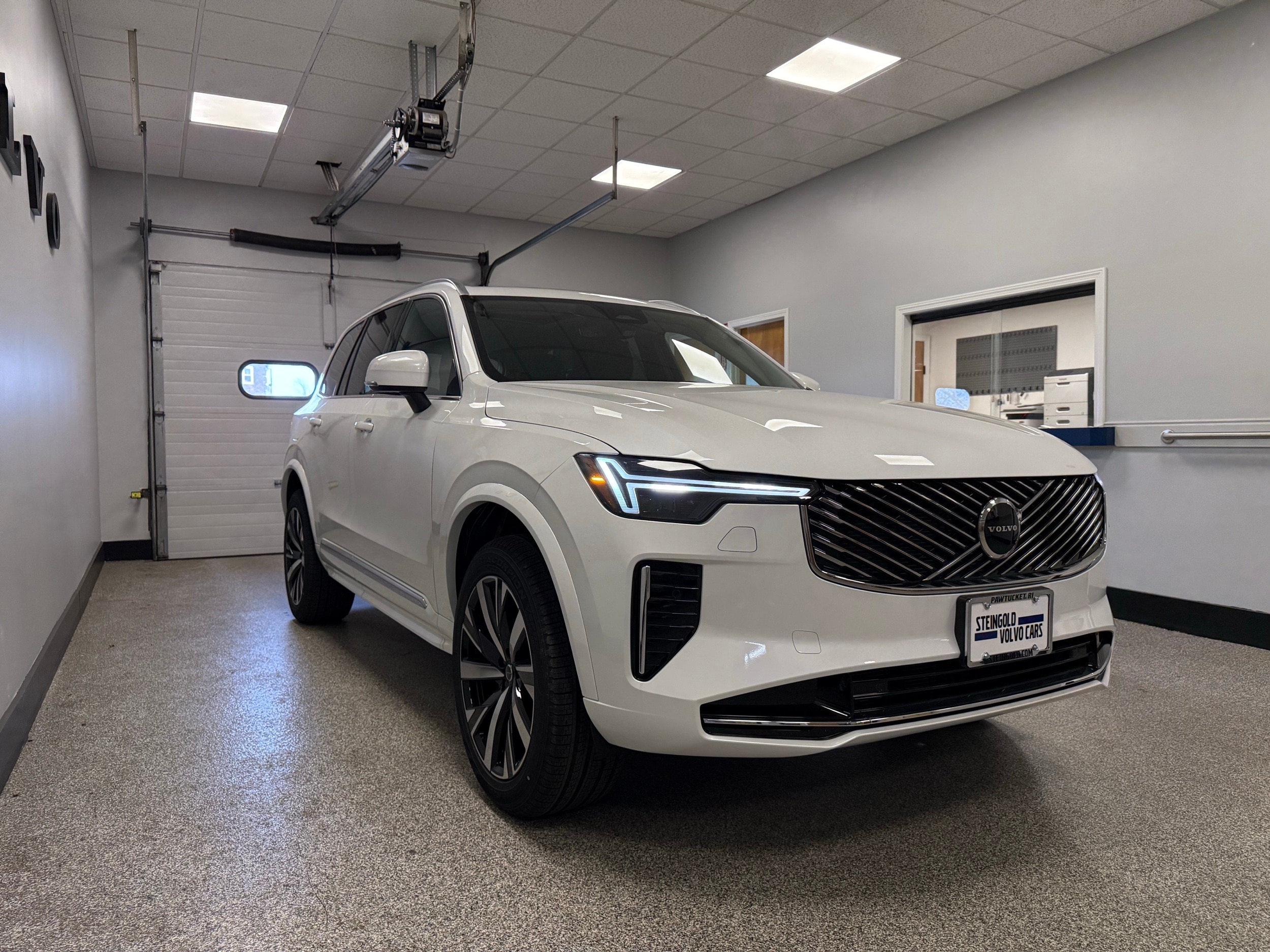 new 2025 Volvo XC90 car, priced at $61,795