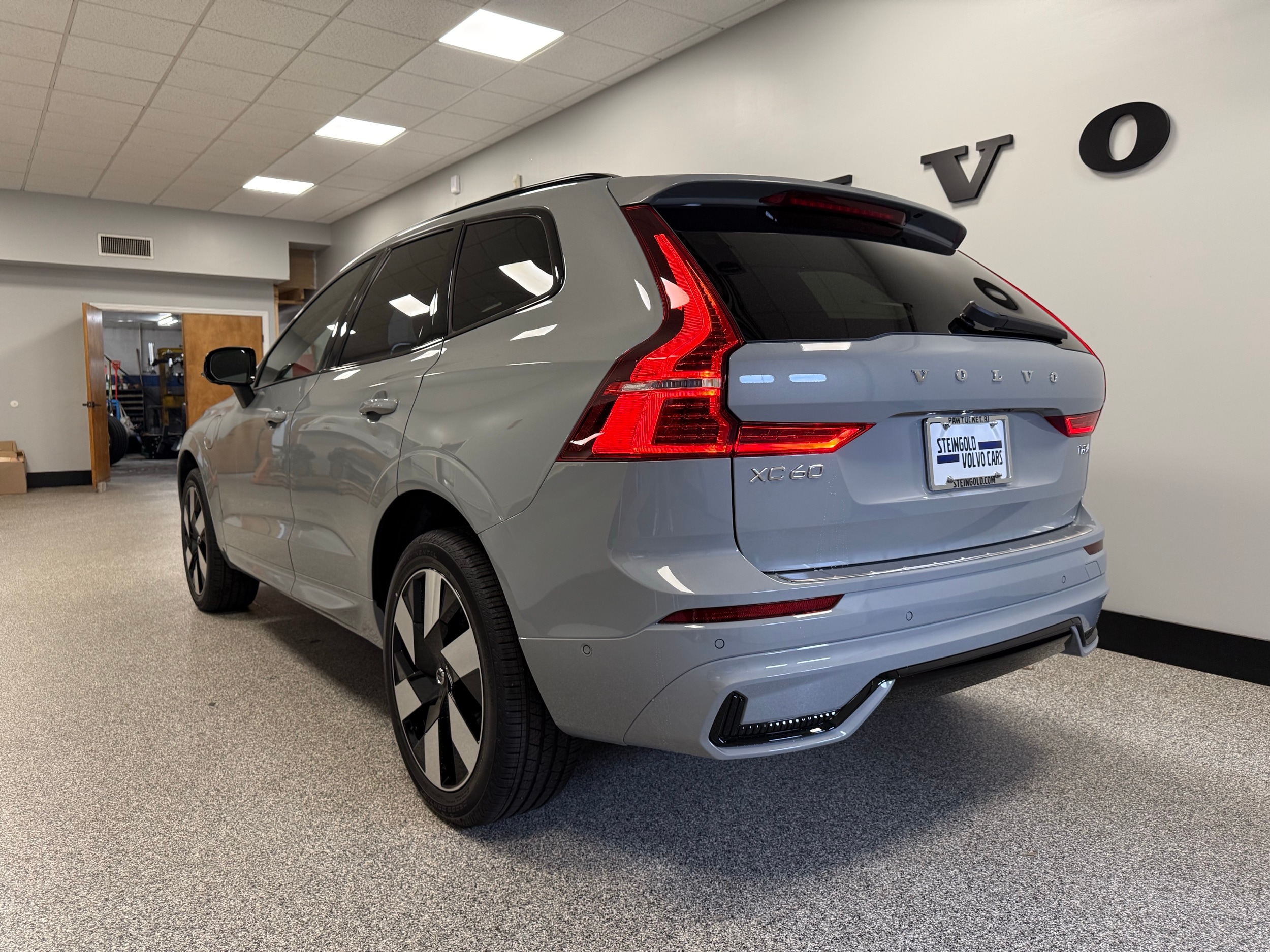 new 2025 Volvo XC60 plug-in hybrid car, priced at $66,260