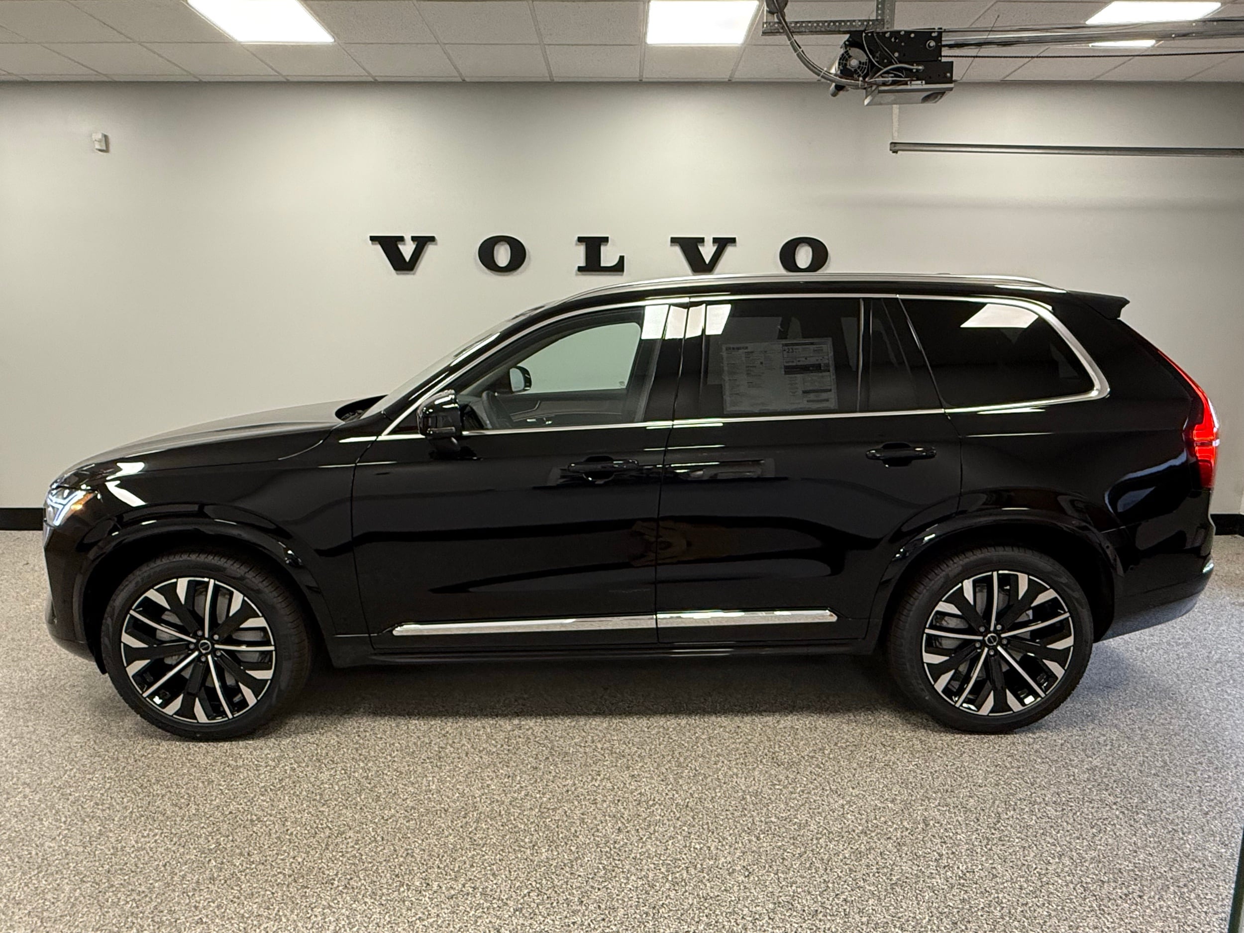 new 2025 Volvo XC90 car, priced at $70,505