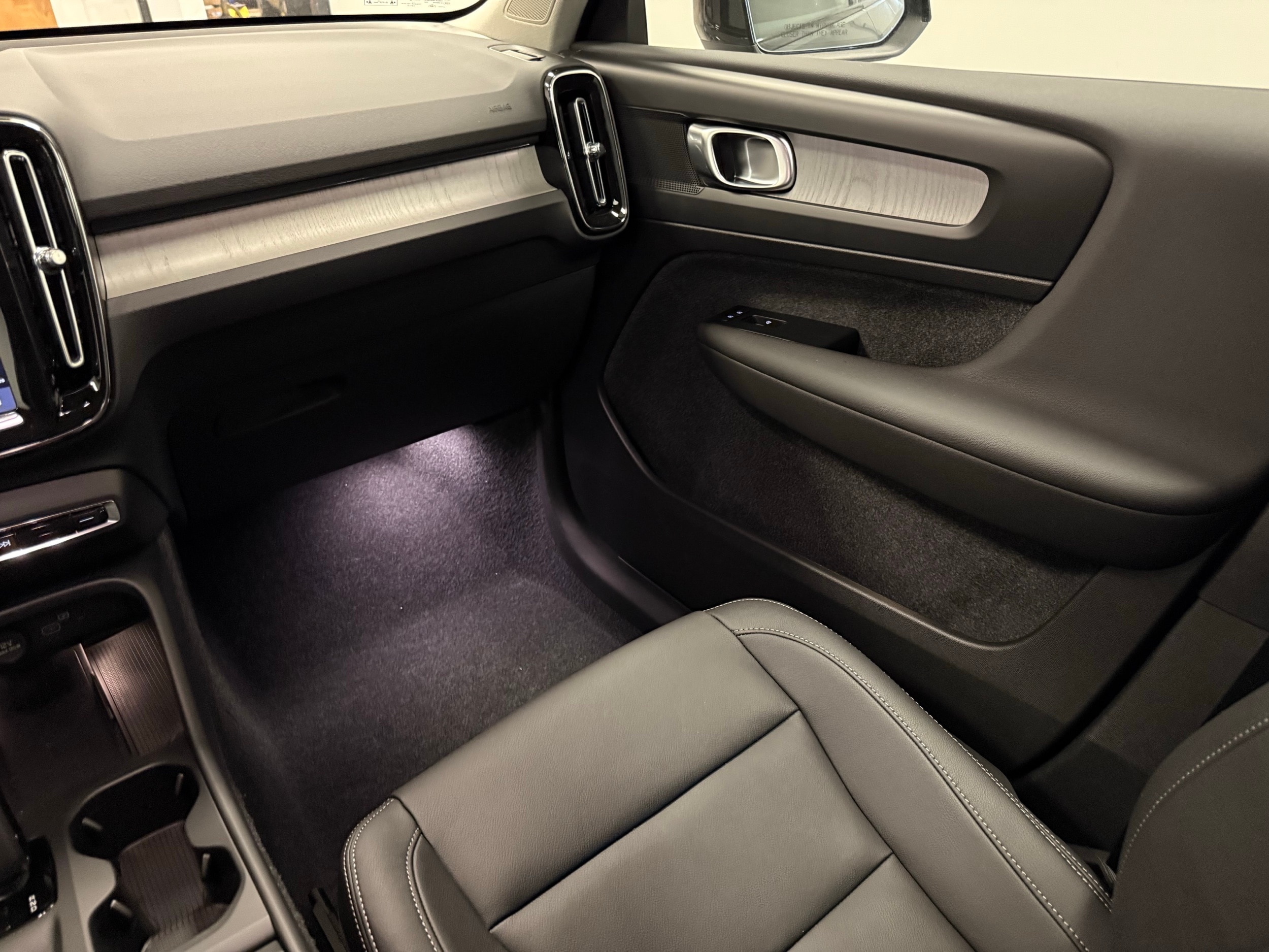 new 2026 Volvo XC40 car, priced at $47,200
