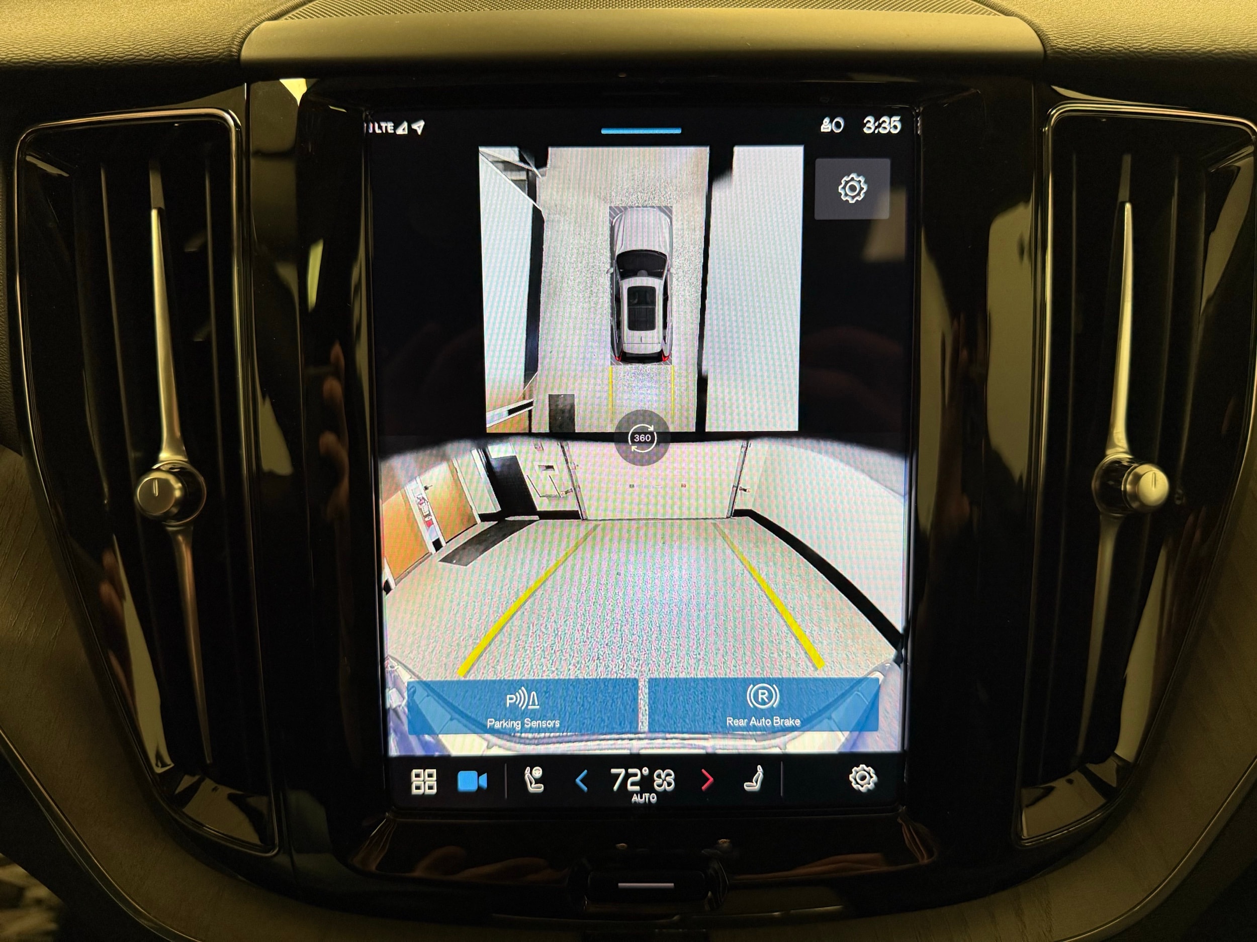new 2025 Volvo XC60 car, priced at $55,335