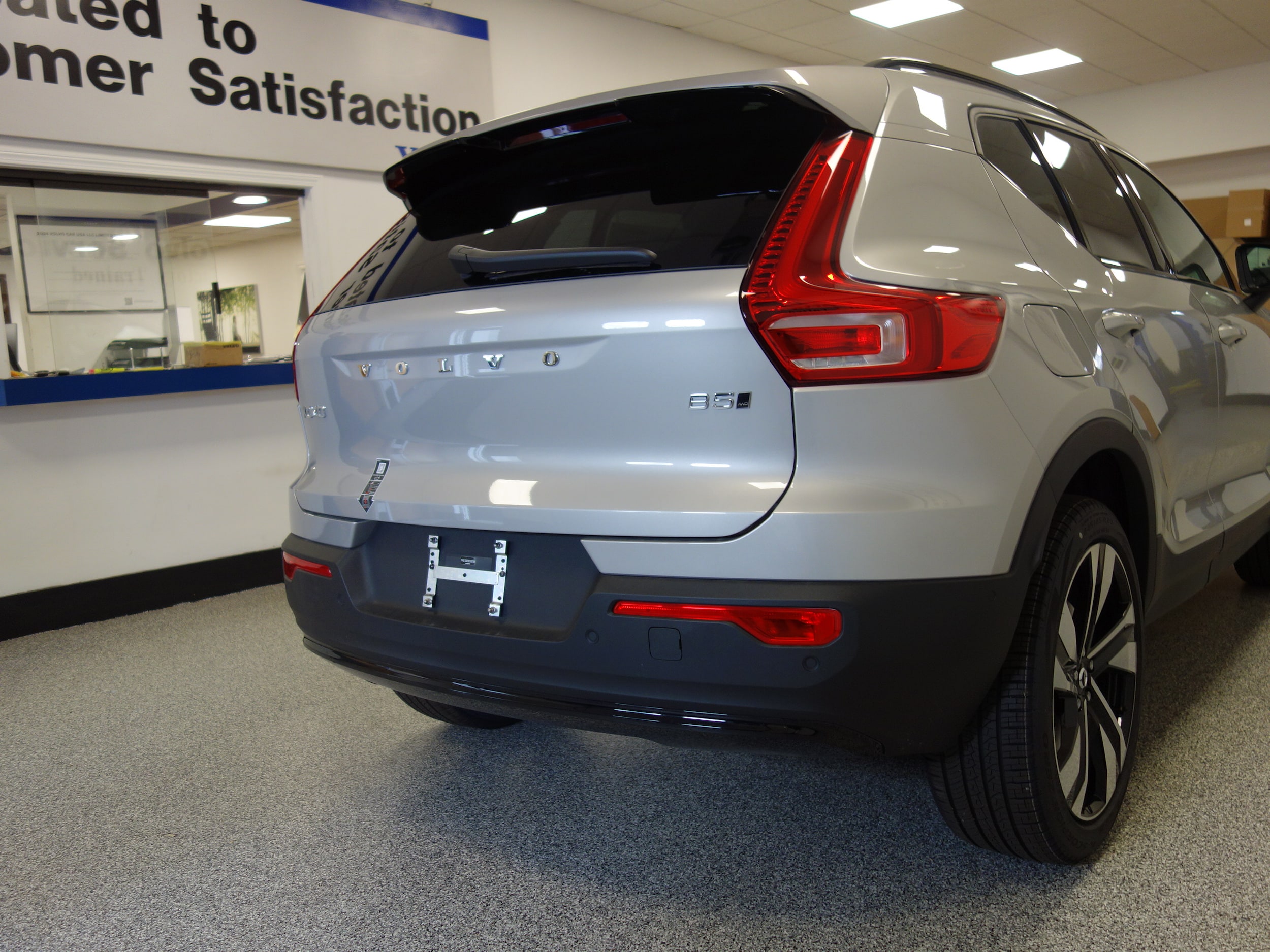 new 2025 Volvo XC40 car, priced at $51,040