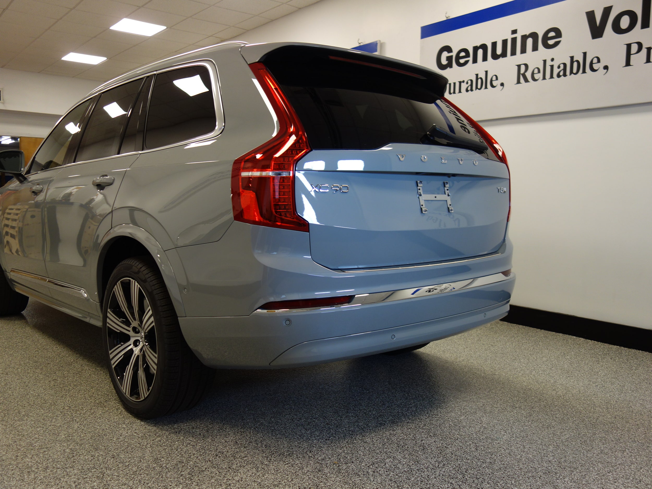 new 2025 Volvo XC90 plug-in hybrid car, priced at $78,950