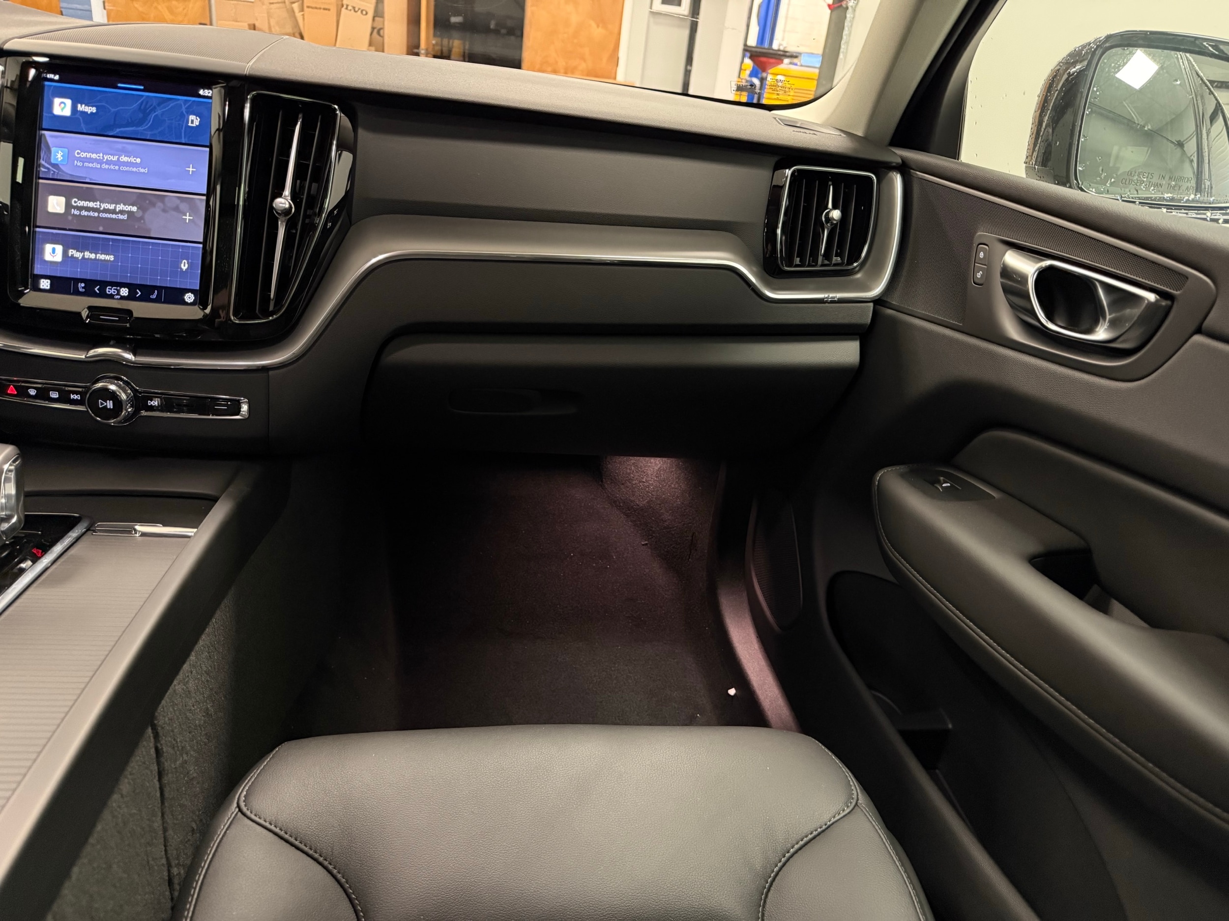 new 2025 Volvo XC60 car, priced at $50,705