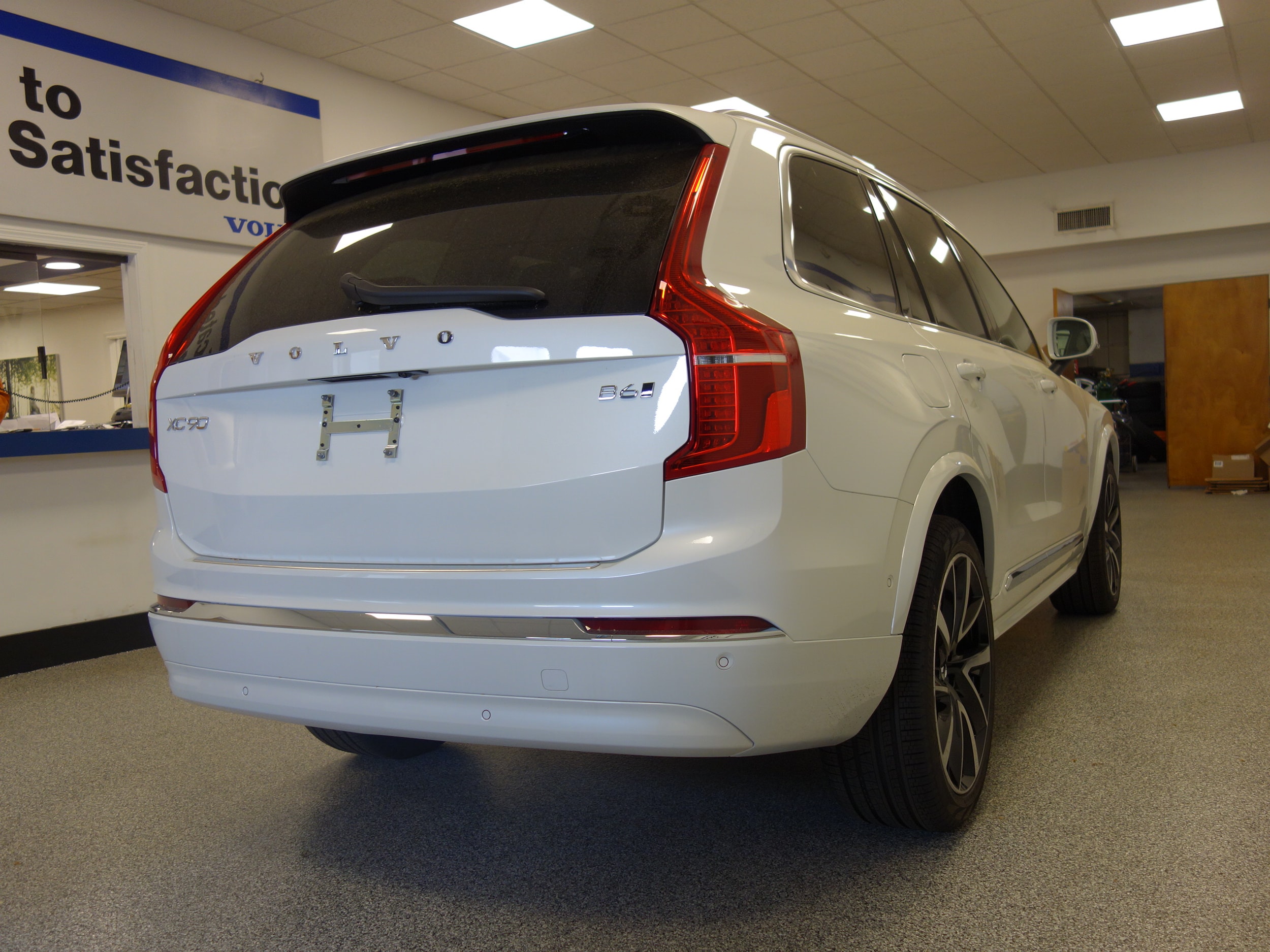 new 2024 Volvo XC90 car, priced at $68,255