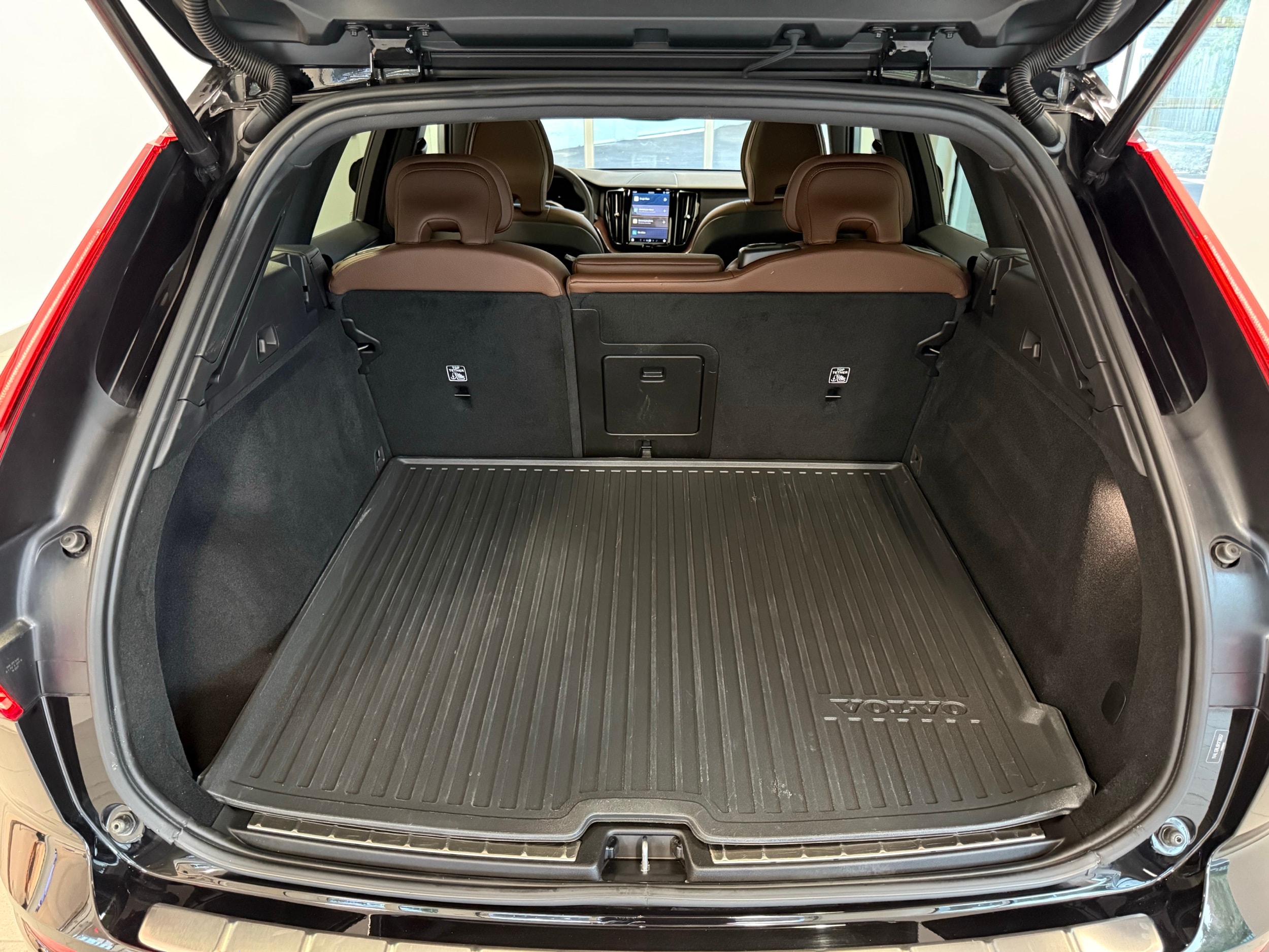 used 2024 Volvo XC60 car, priced at $38,900