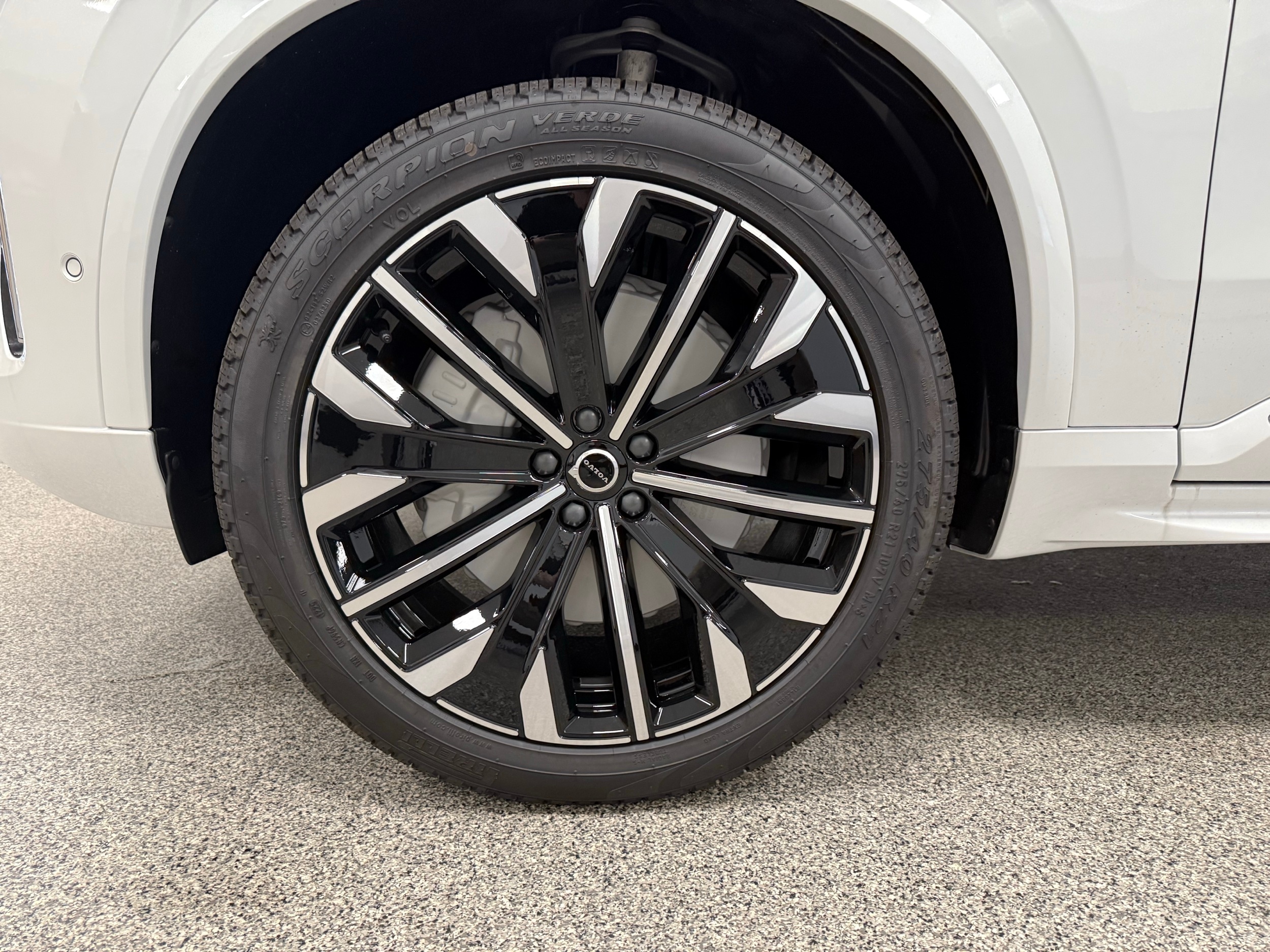 new 2026 Volvo XC90 car, priced at $71,825