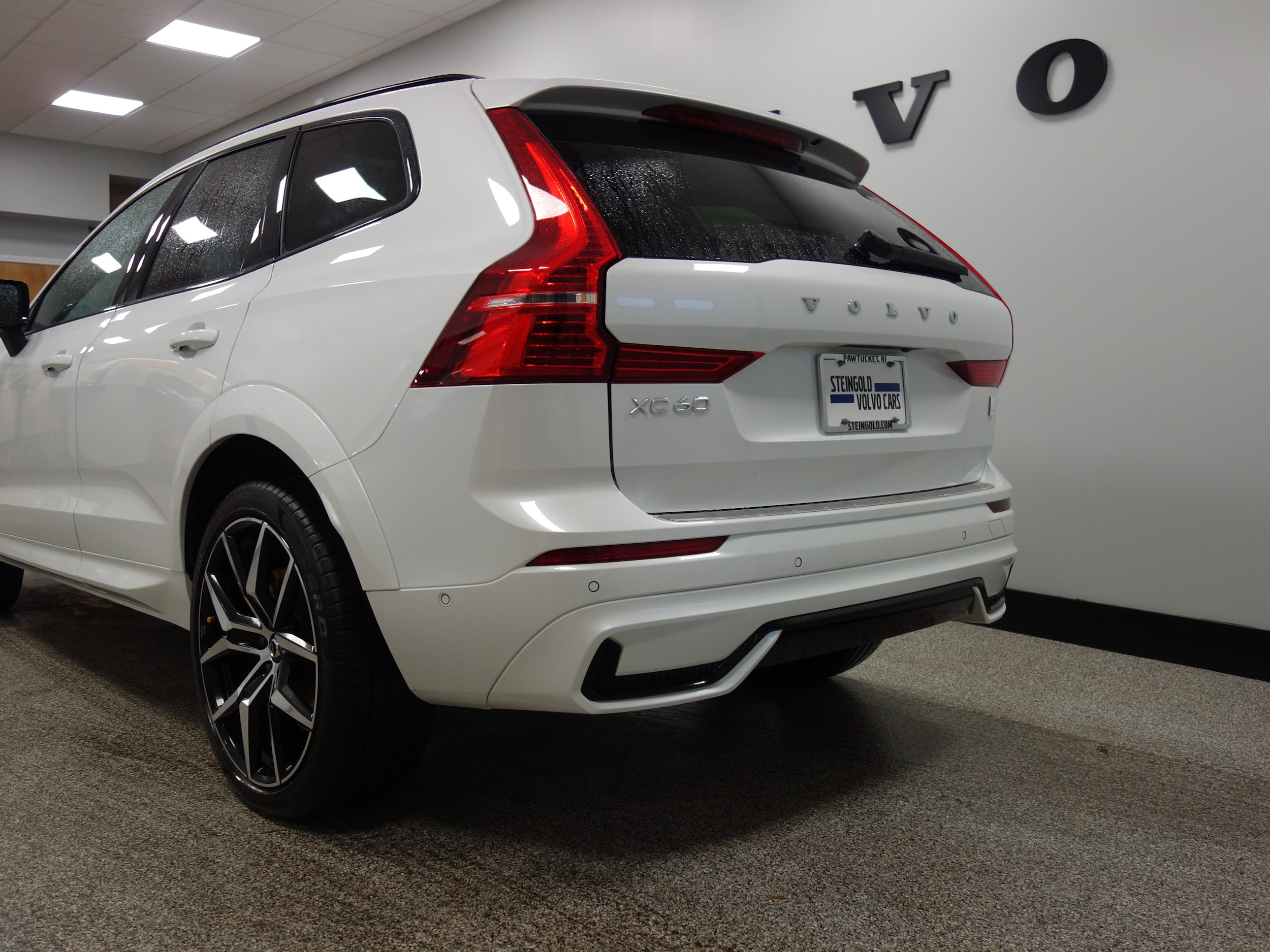 used 2024 Volvo XC60 plug-in hybrid car, priced at $59,500