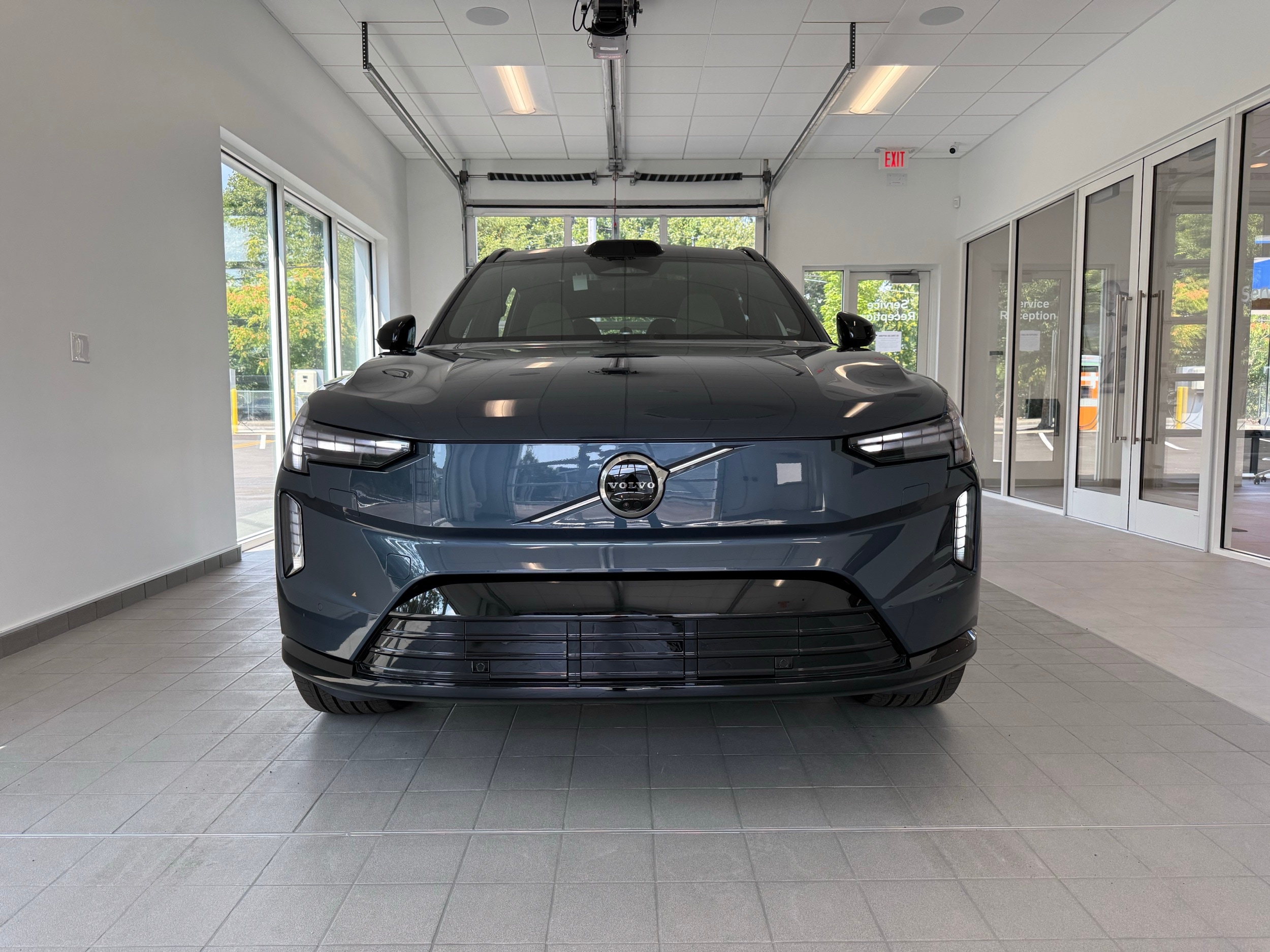 new 2025 Volvo EX90 car, priced at $94,640