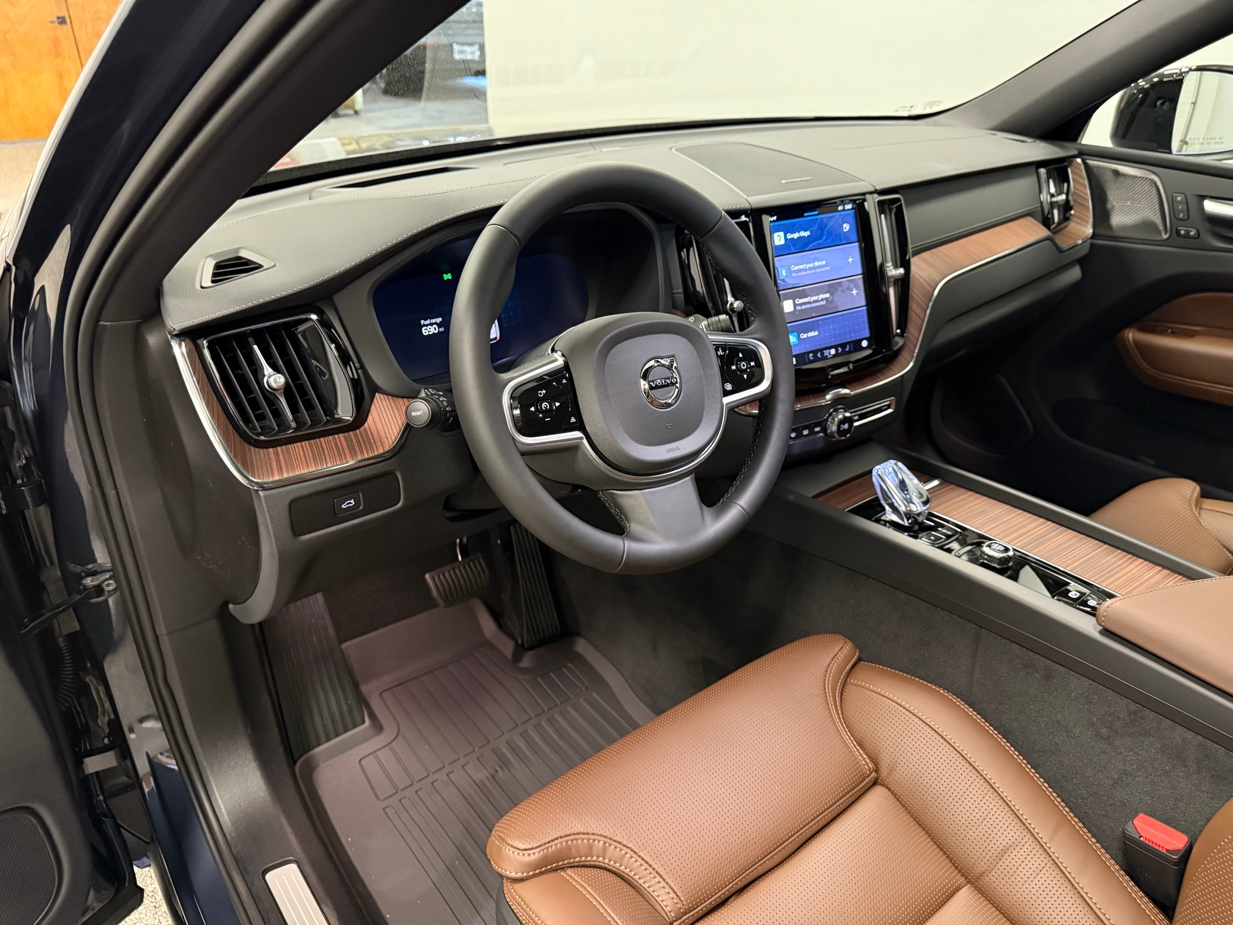 new 2025 Volvo XC60 car, priced at $59,645