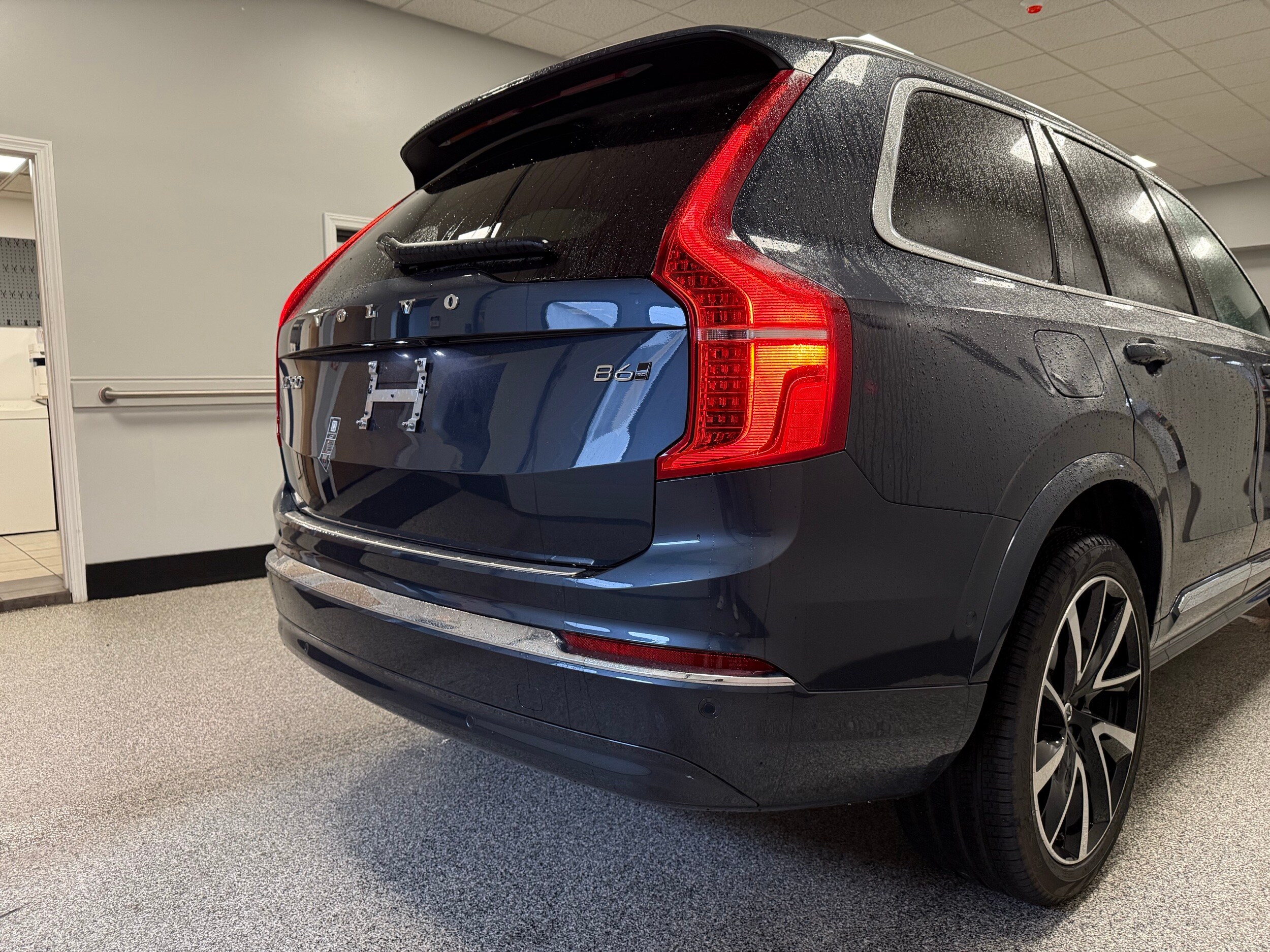 new 2025 Volvo XC90 car, priced at $69,450
