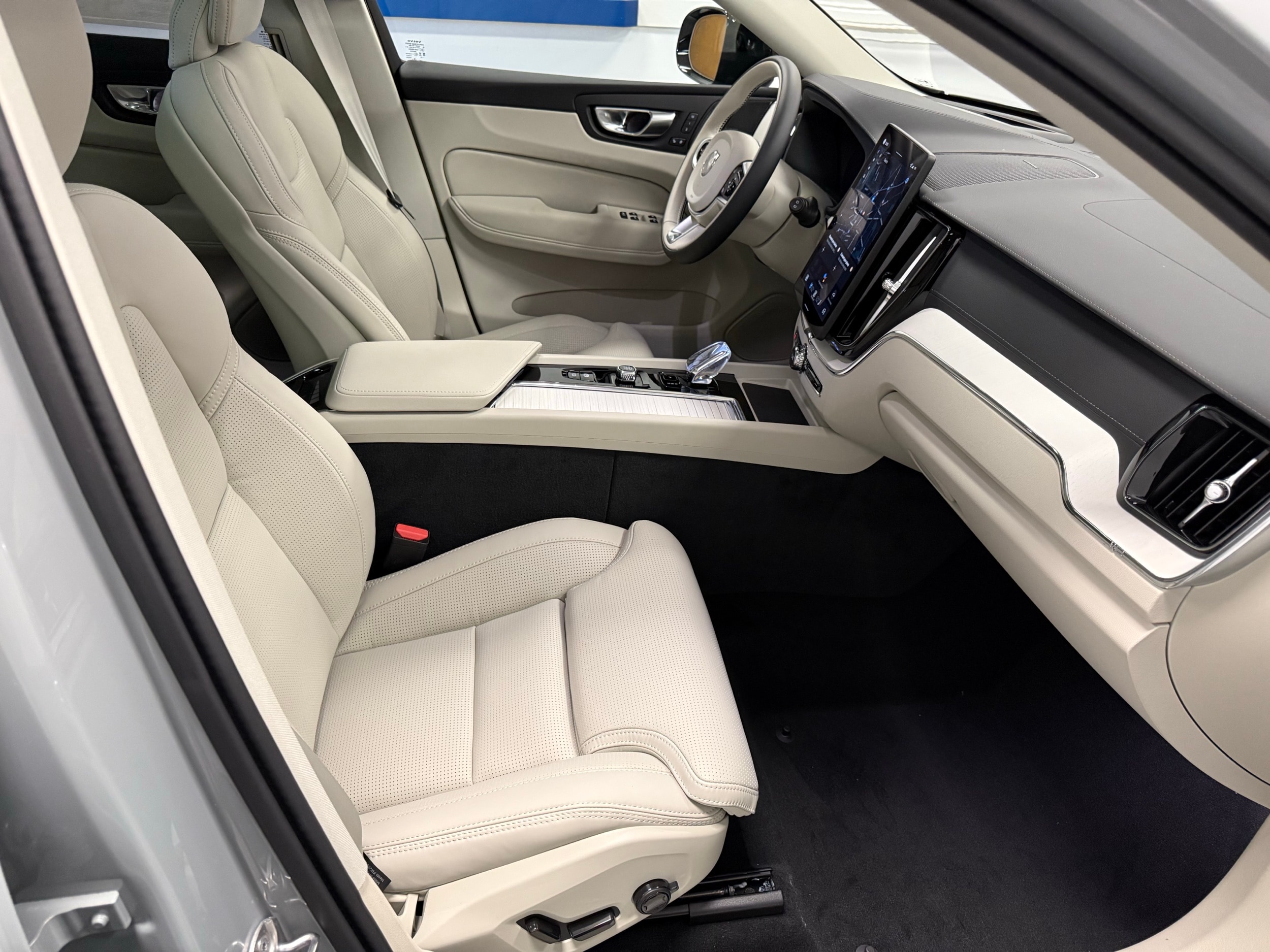 new 2026 Volvo XC60 car, priced at $63,935