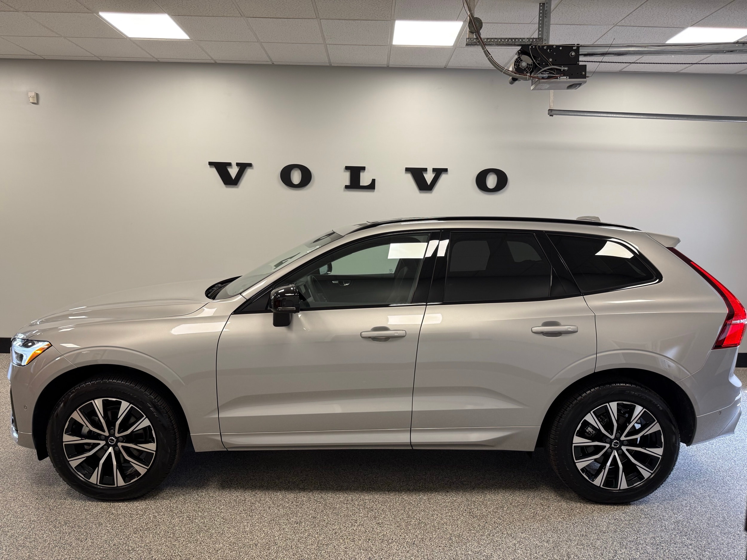 used 2025 Volvo XC60 car, priced at $46,600