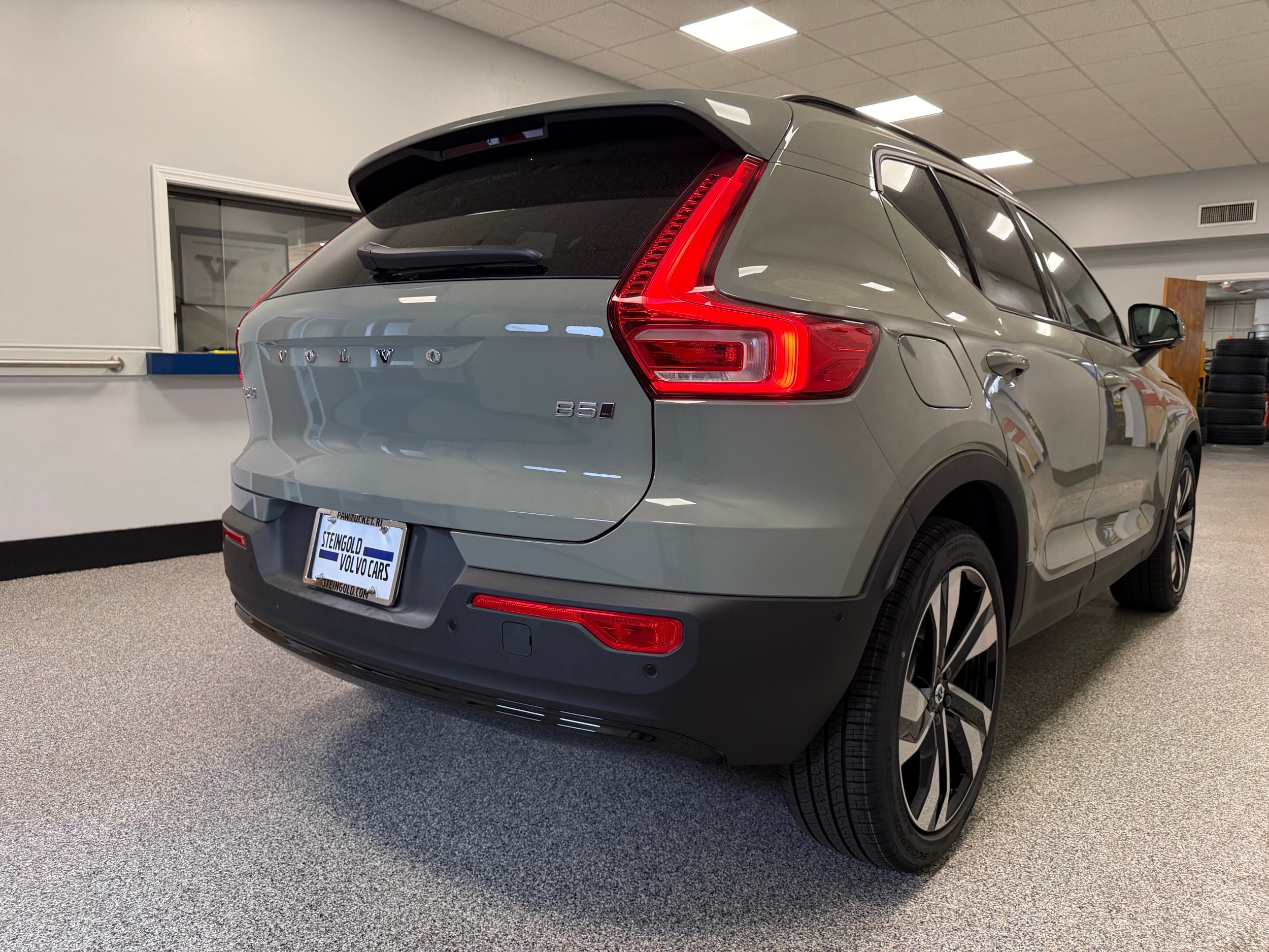 new 2025 Volvo XC40 car, priced at $49,810