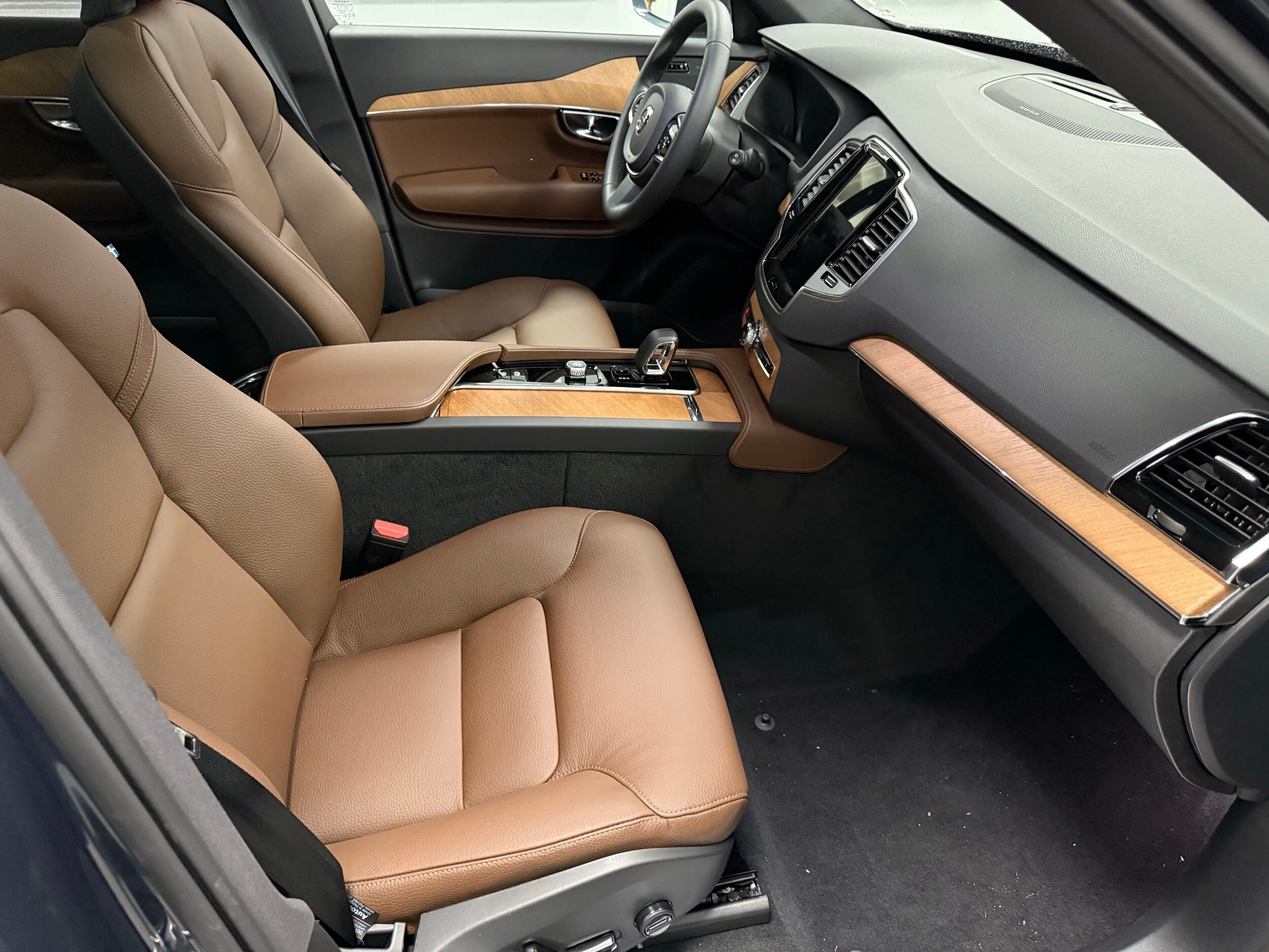 new 2025 Volvo XC90 car, priced at $69,450