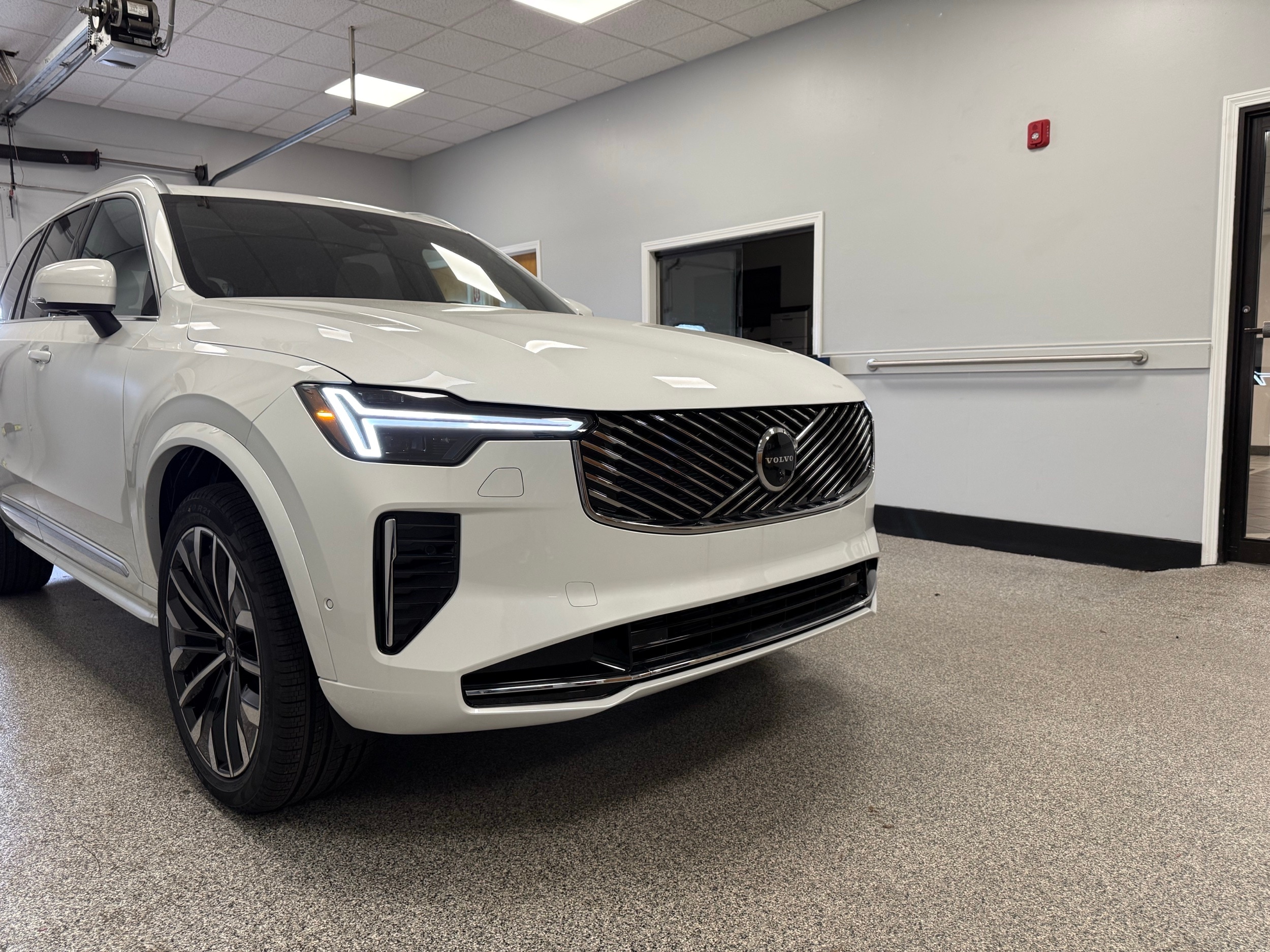 new 2025 Volvo XC90 car, priced at $68,245