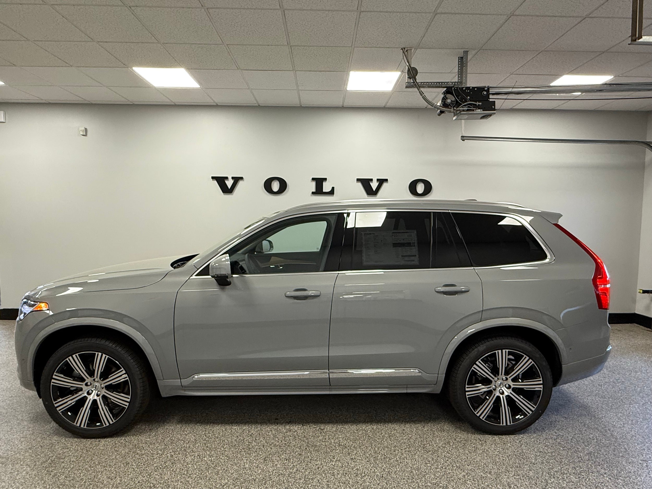 new 2025 Volvo XC90 car, priced at $68,955